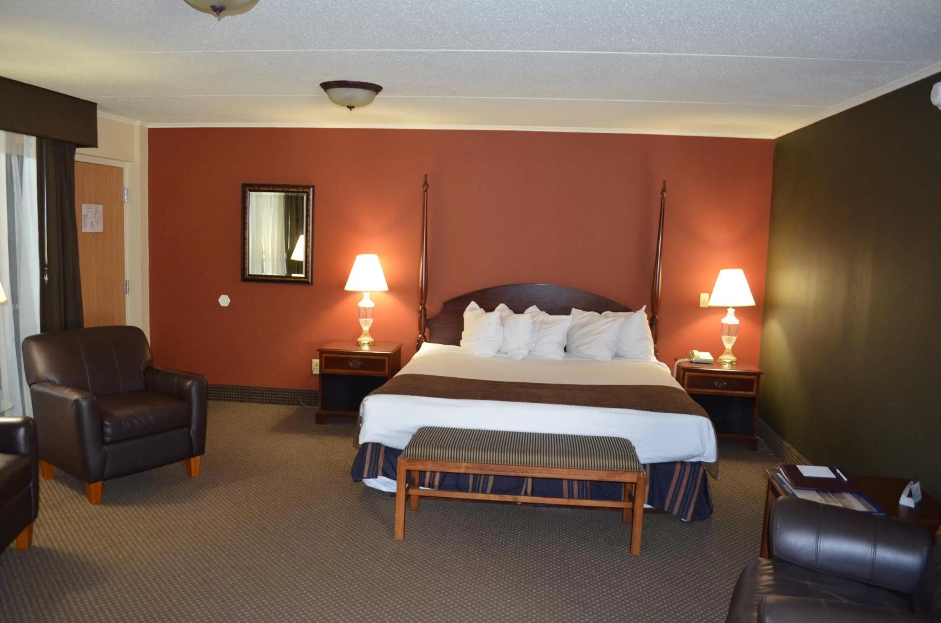 Seating area, Bed in Best Western Starlite Village