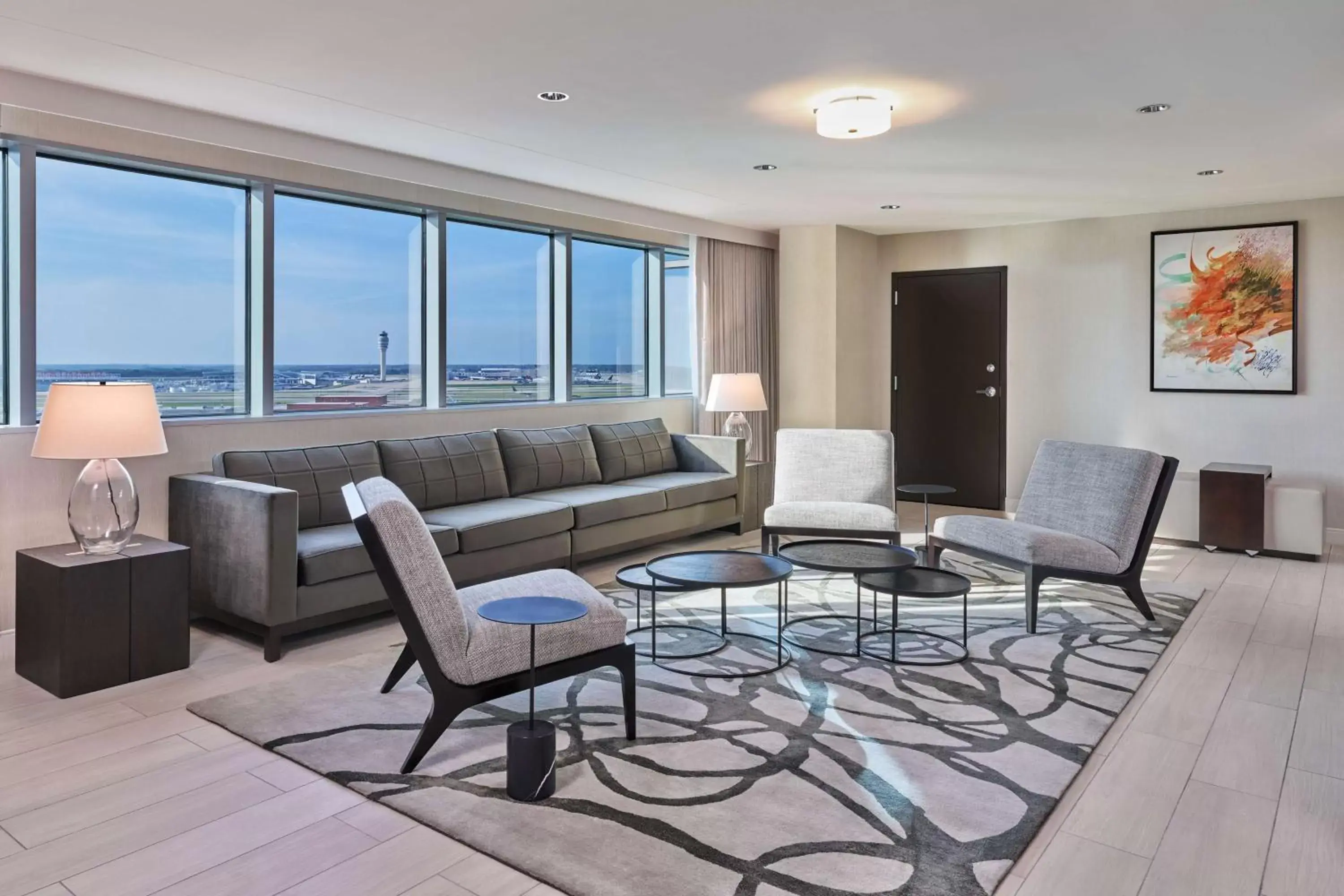 Living room, Seating Area in Hilton Atlanta Airport