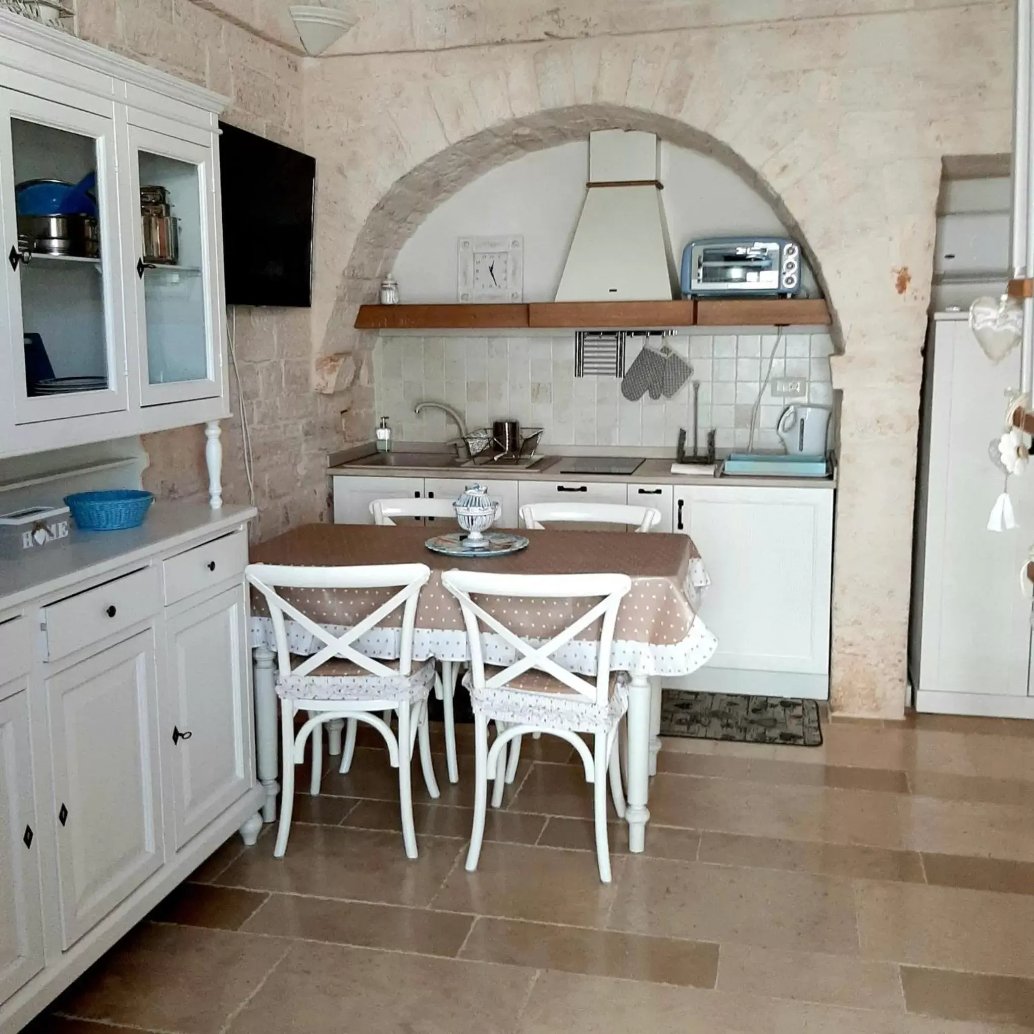 Kitchen/Kitchenette in Trulli Antichi Mestieri - Widespread Trulli in the historic center