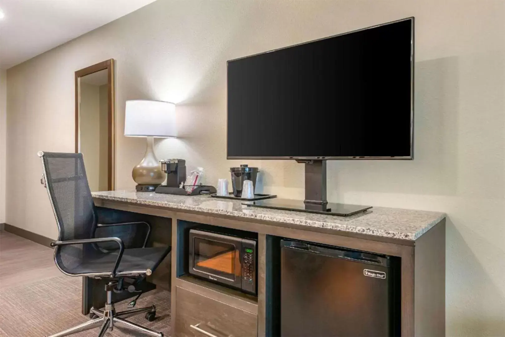 TV and multimedia, TV/Entertainment Center in Ameniti Bay - Best Western Signature Collection