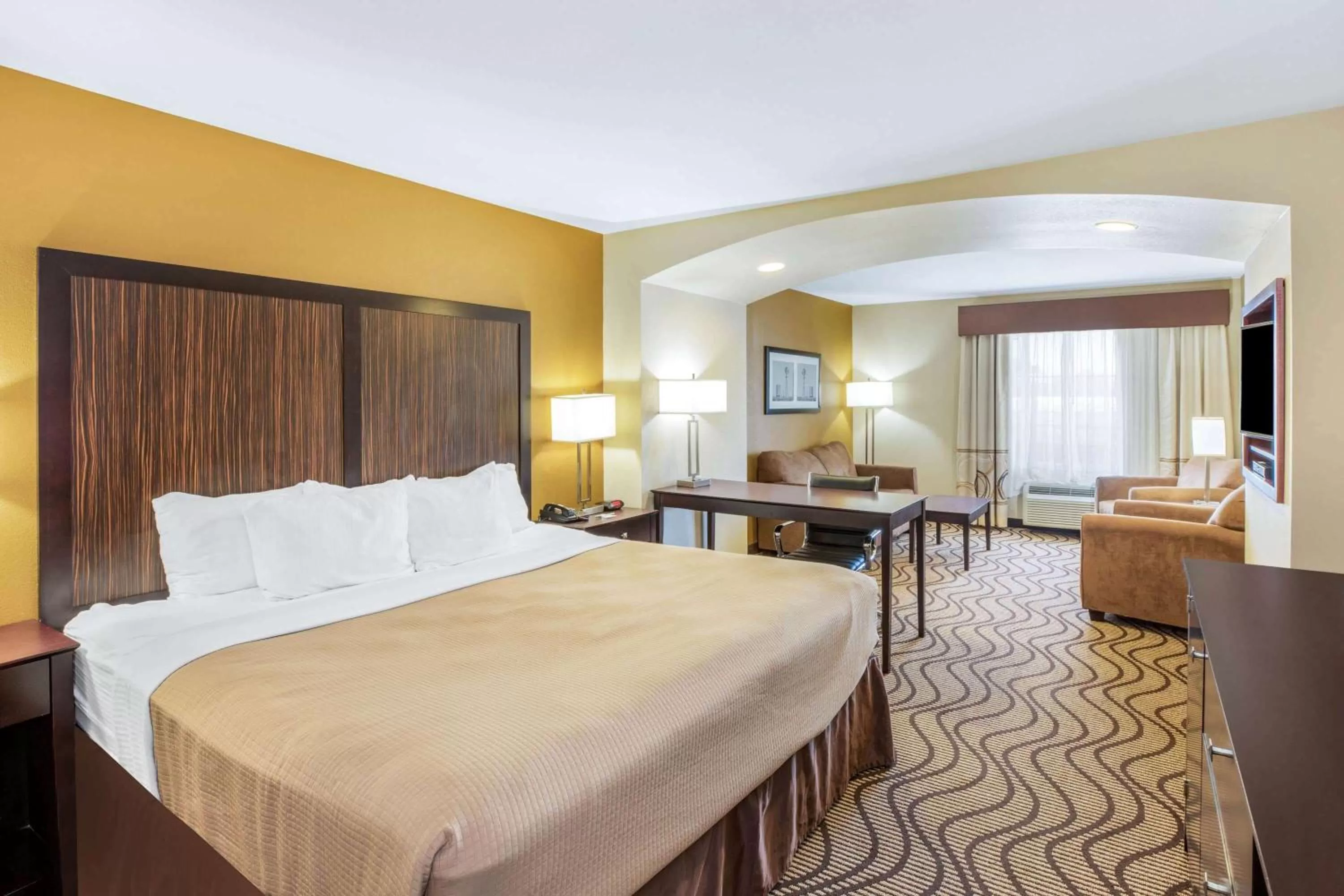 Photo of the whole room in La Quinta by Wyndham Floresville