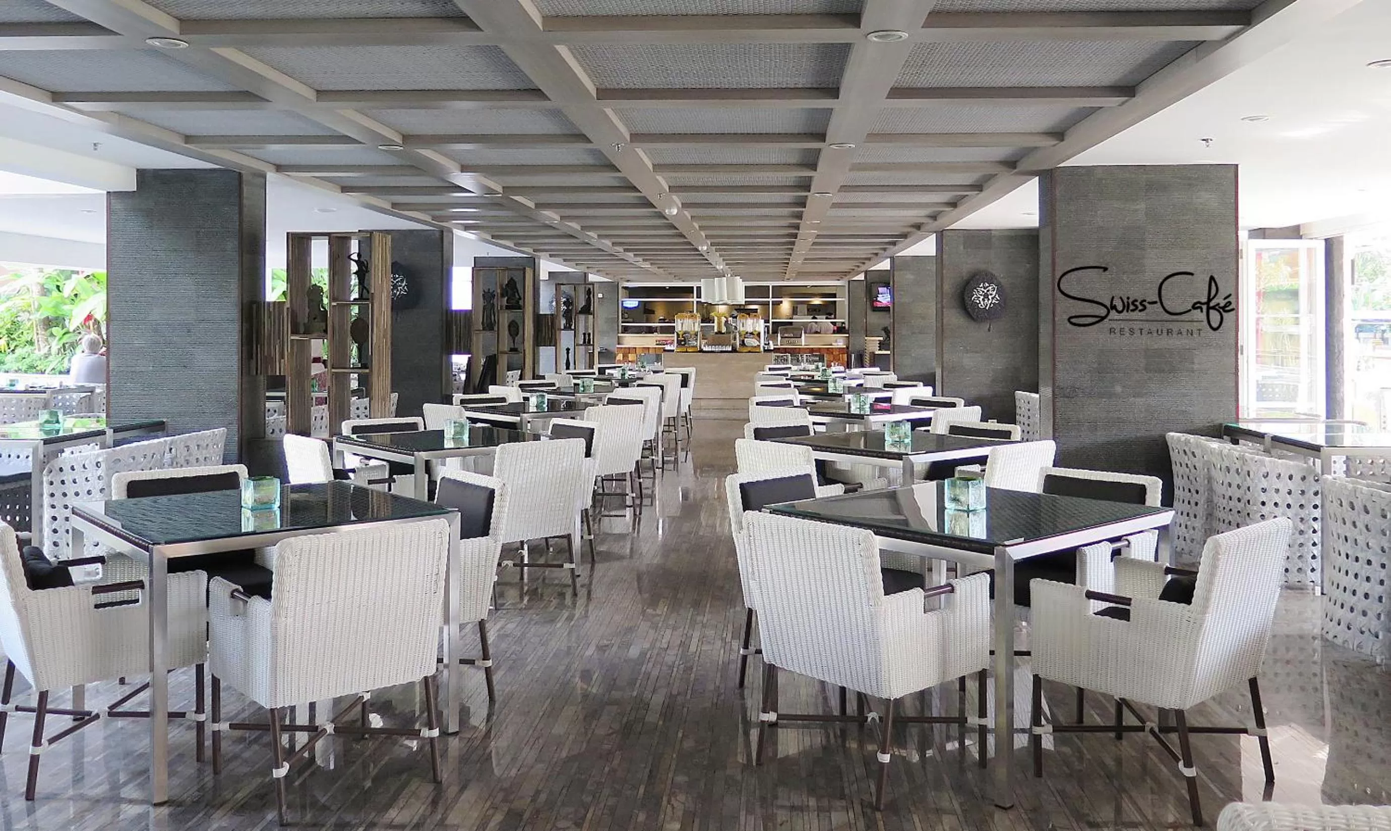 Restaurant/Places to Eat in Swiss-Belresort Watu Jimbar