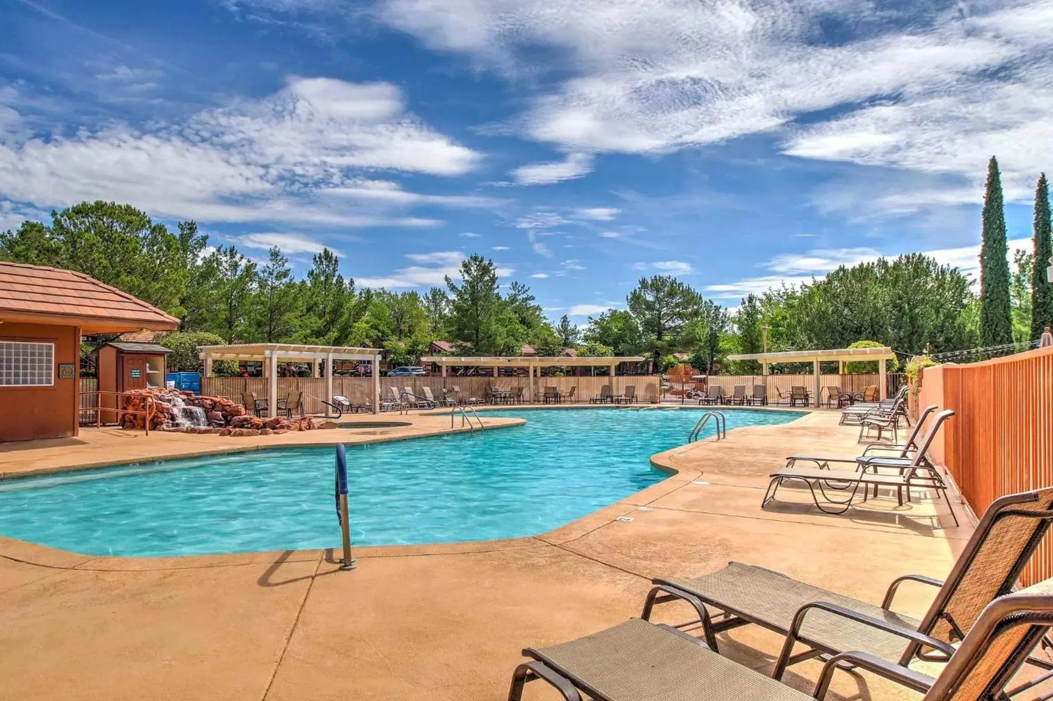 Swimming Pool in Sedona Pines Resort