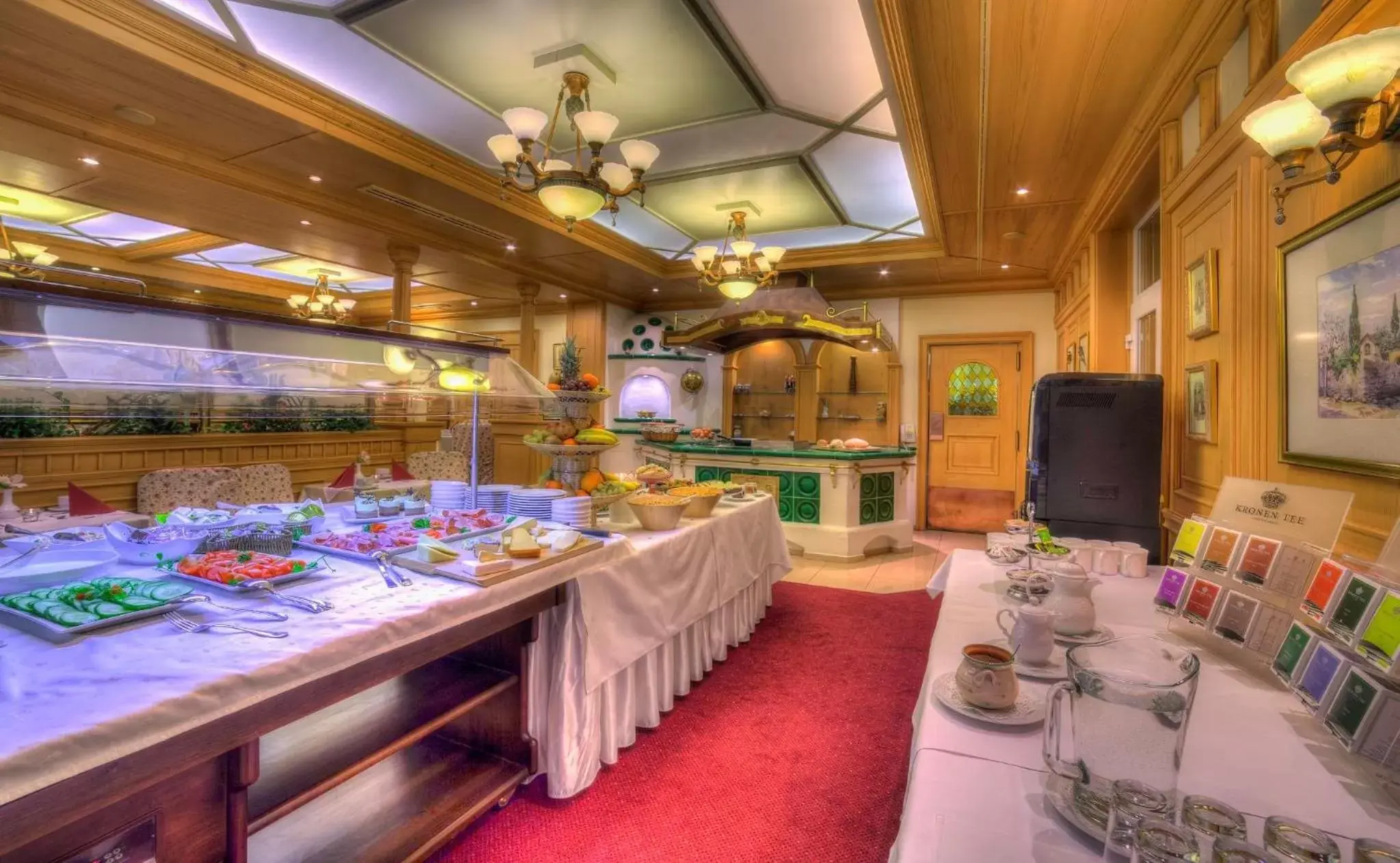 Buffet breakfast, Restaurant/Places to Eat in Villa Medici Hotel & Restaurant