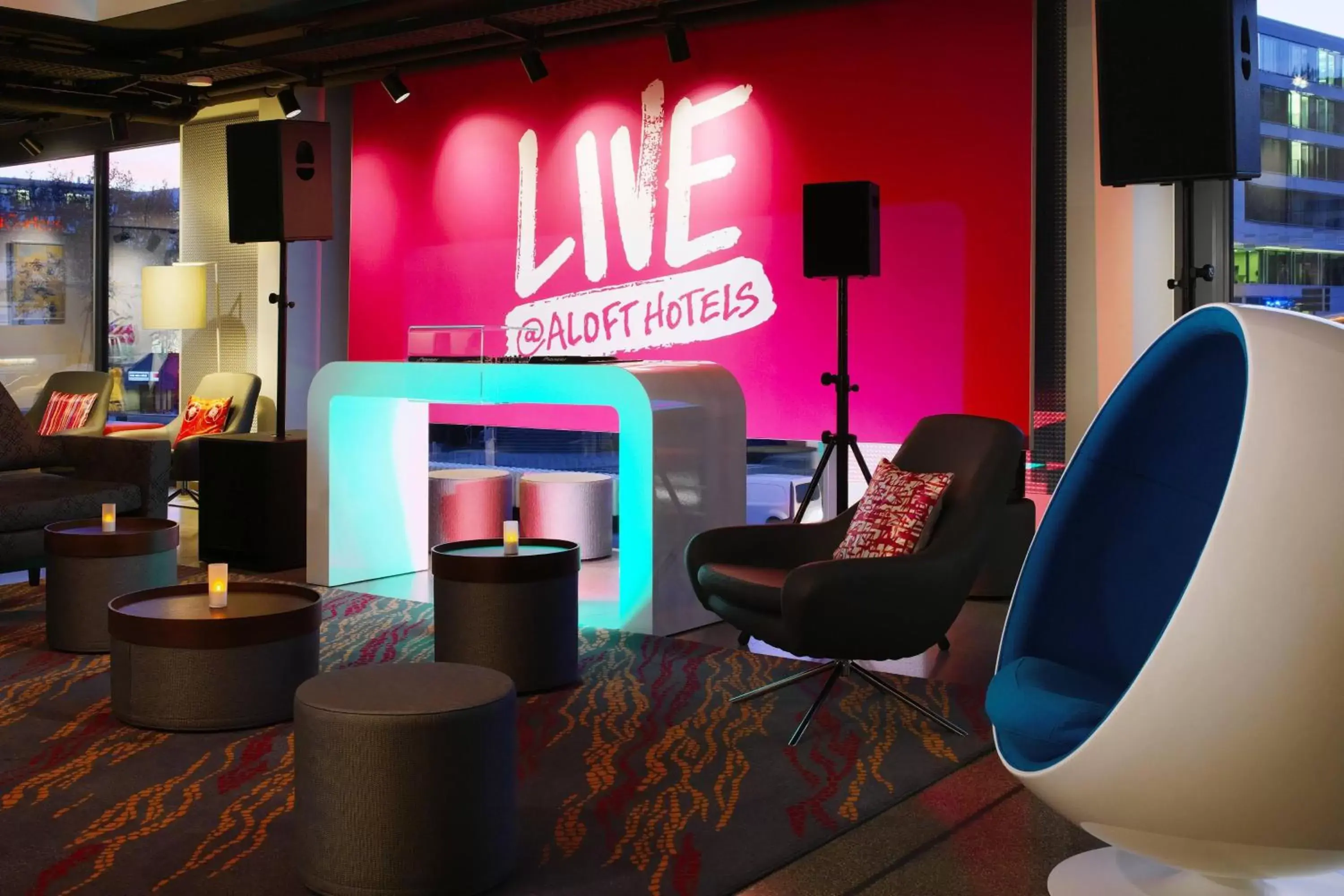 Lounge or bar in Aloft Stuttgart