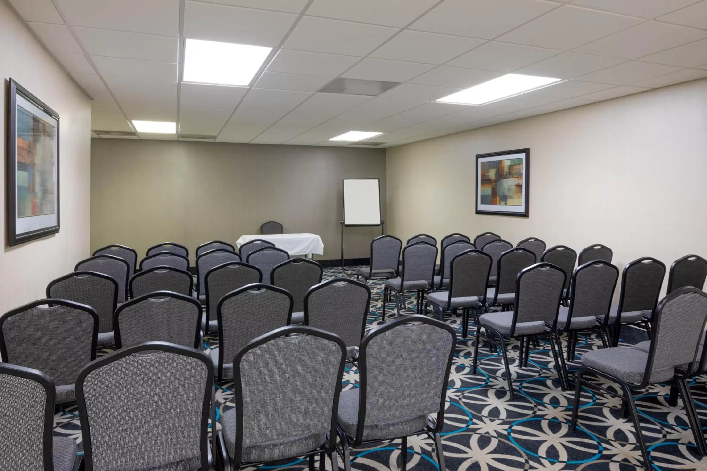 Meeting/conference room in La Quinta by Wyndham Snellville - Stone Mountain