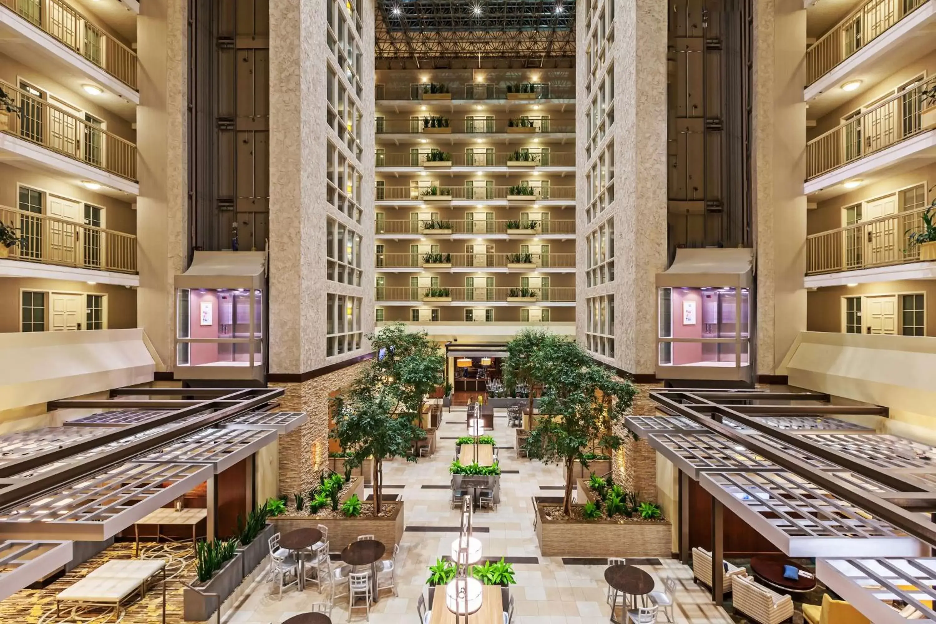 Lobby or reception in Embassy Suites by Hilton Dallas Market Center