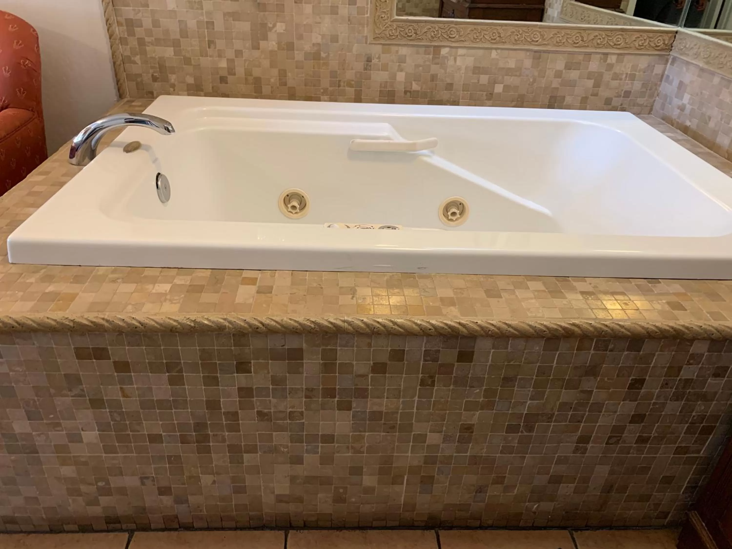 Hot Tub in Chantico Inn