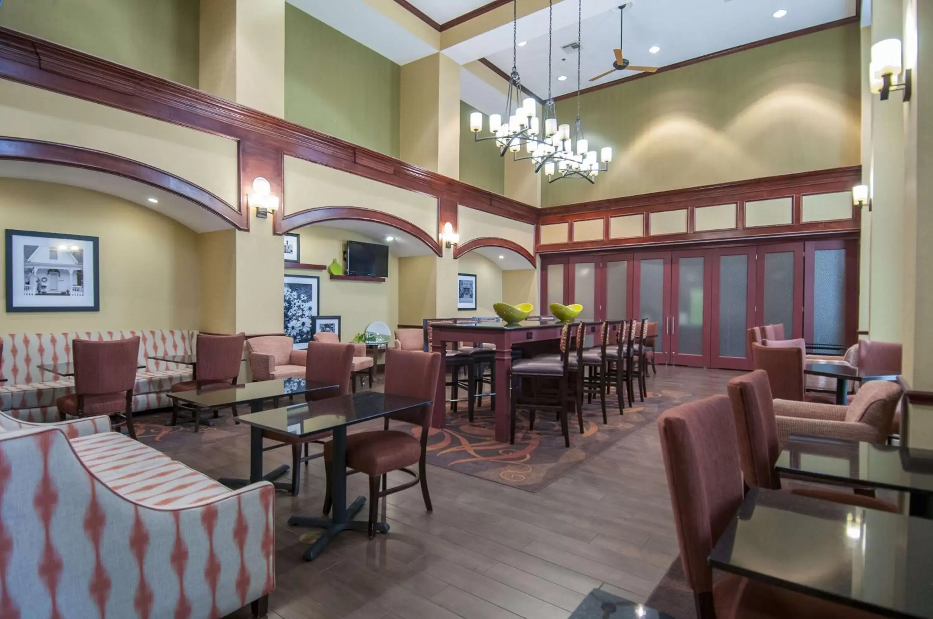 Lobby or reception, Restaurant/Places to Eat in Hampton Inn and Suites Waxahachie