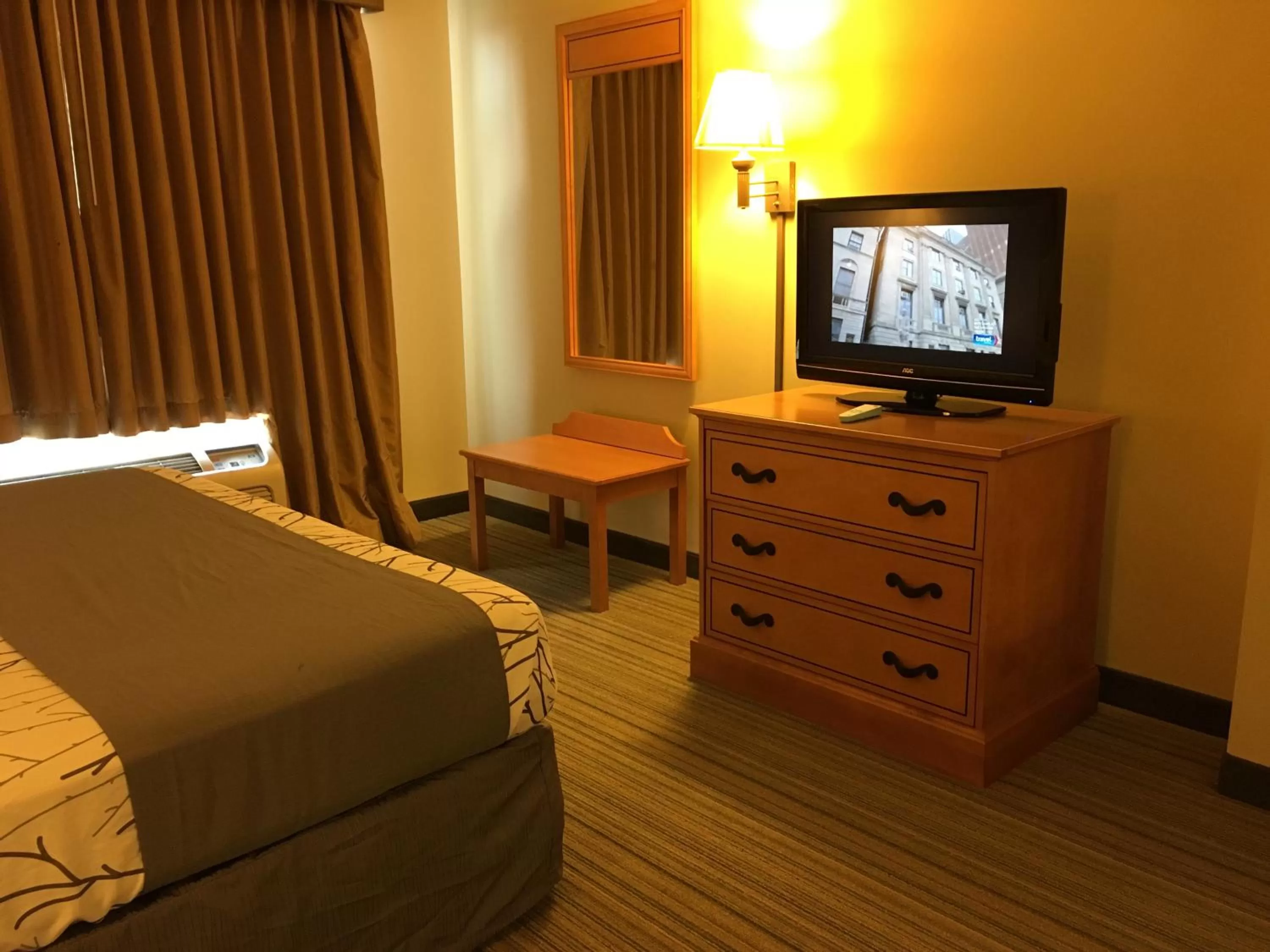 Bed in Wingate by Wyndham Coon Rapids