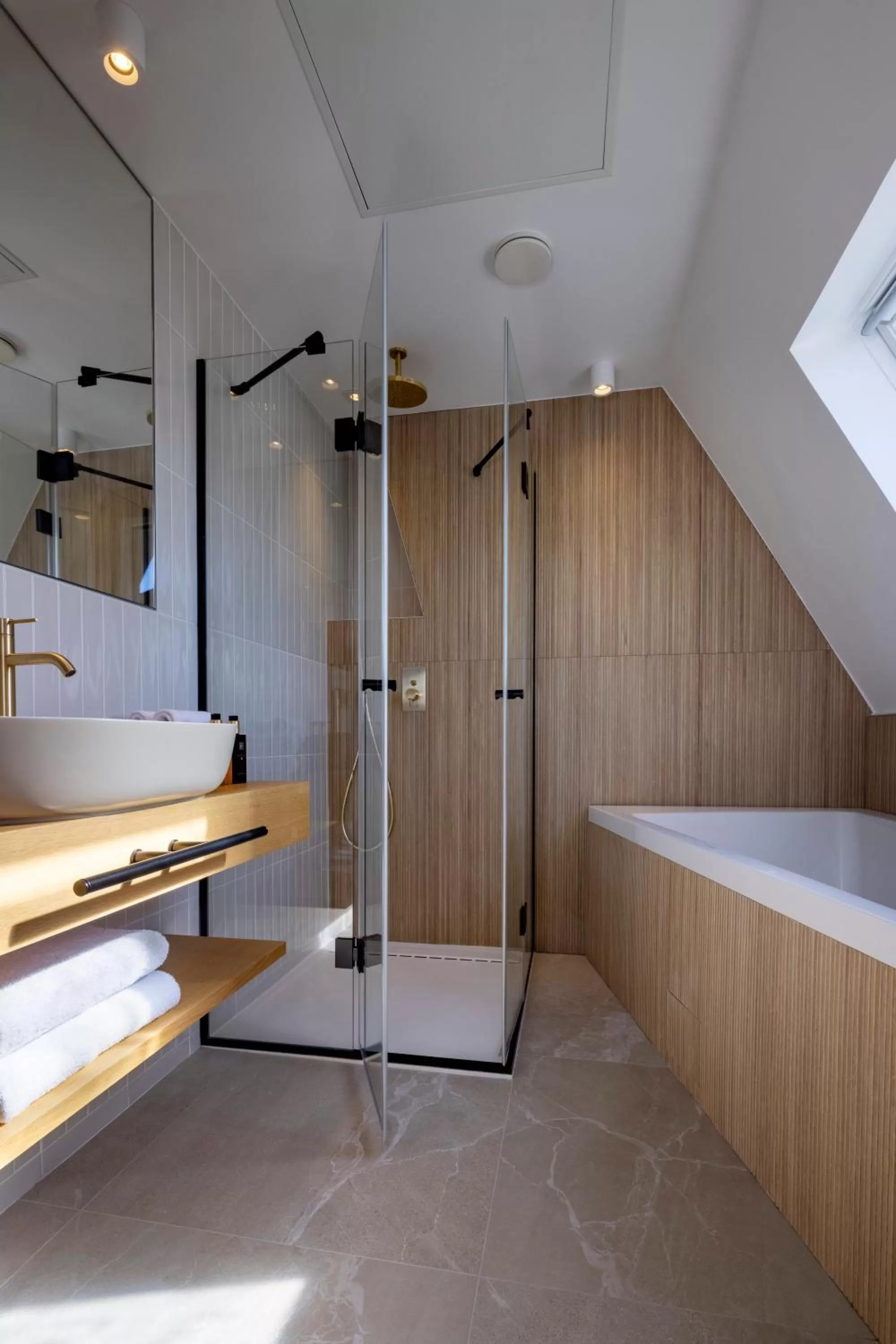 Bathroom in Hôtel Beige