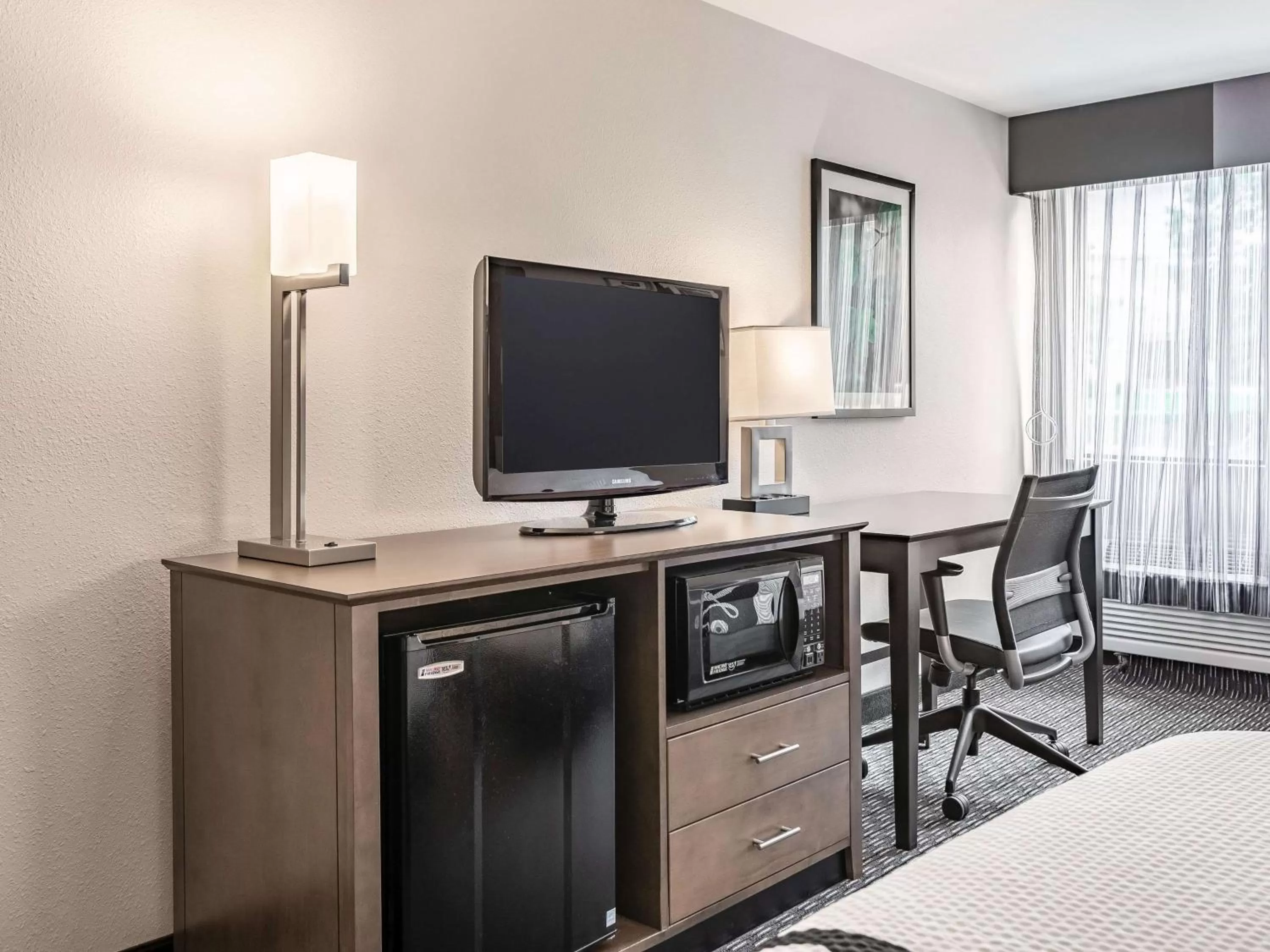 Photo of the whole room, Bed in La Quinta by Wyndham Salem NH