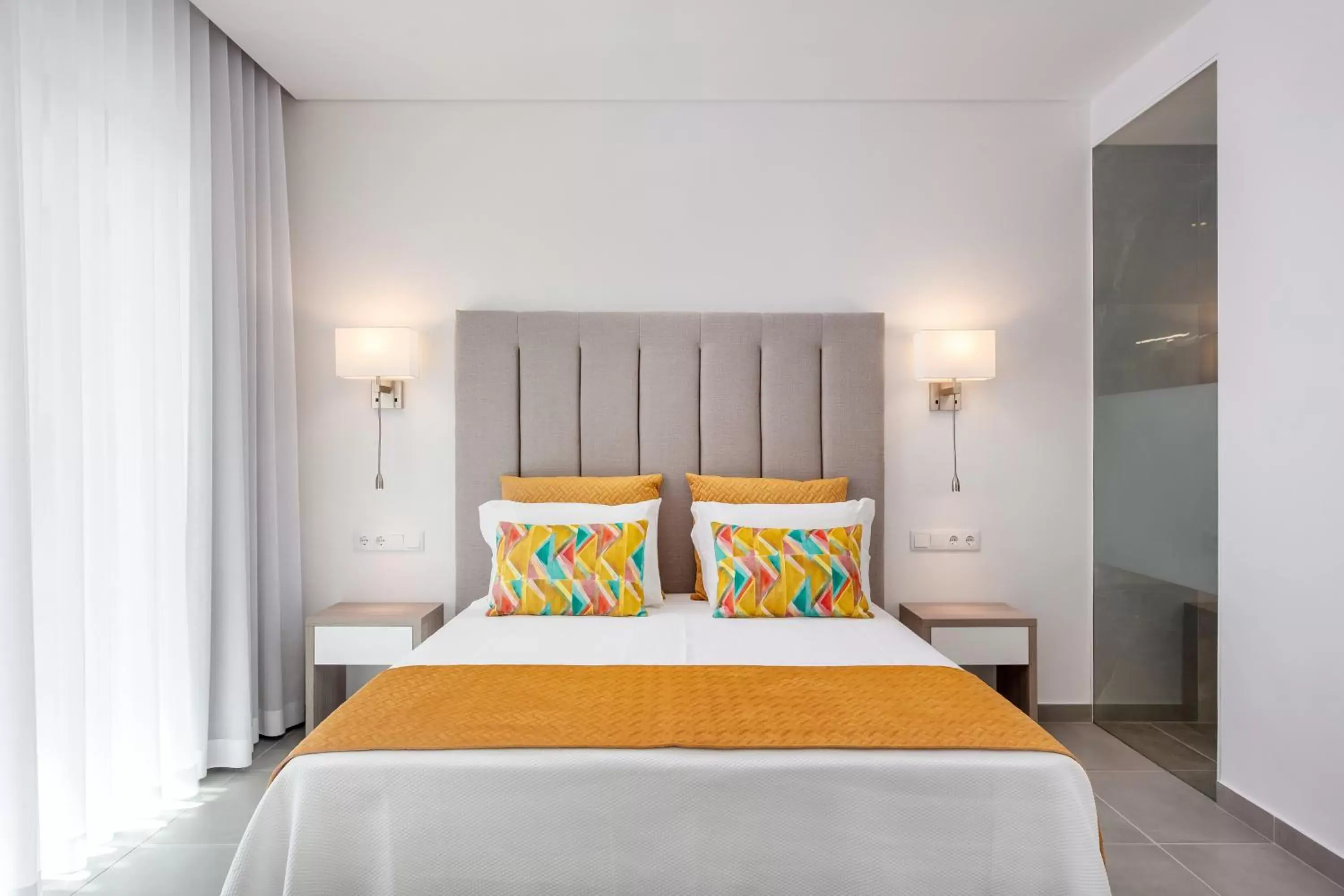 Queen Suite with Pool View in Vila Luna B&B Queen Suite with Pool View in Vila Luna B&B