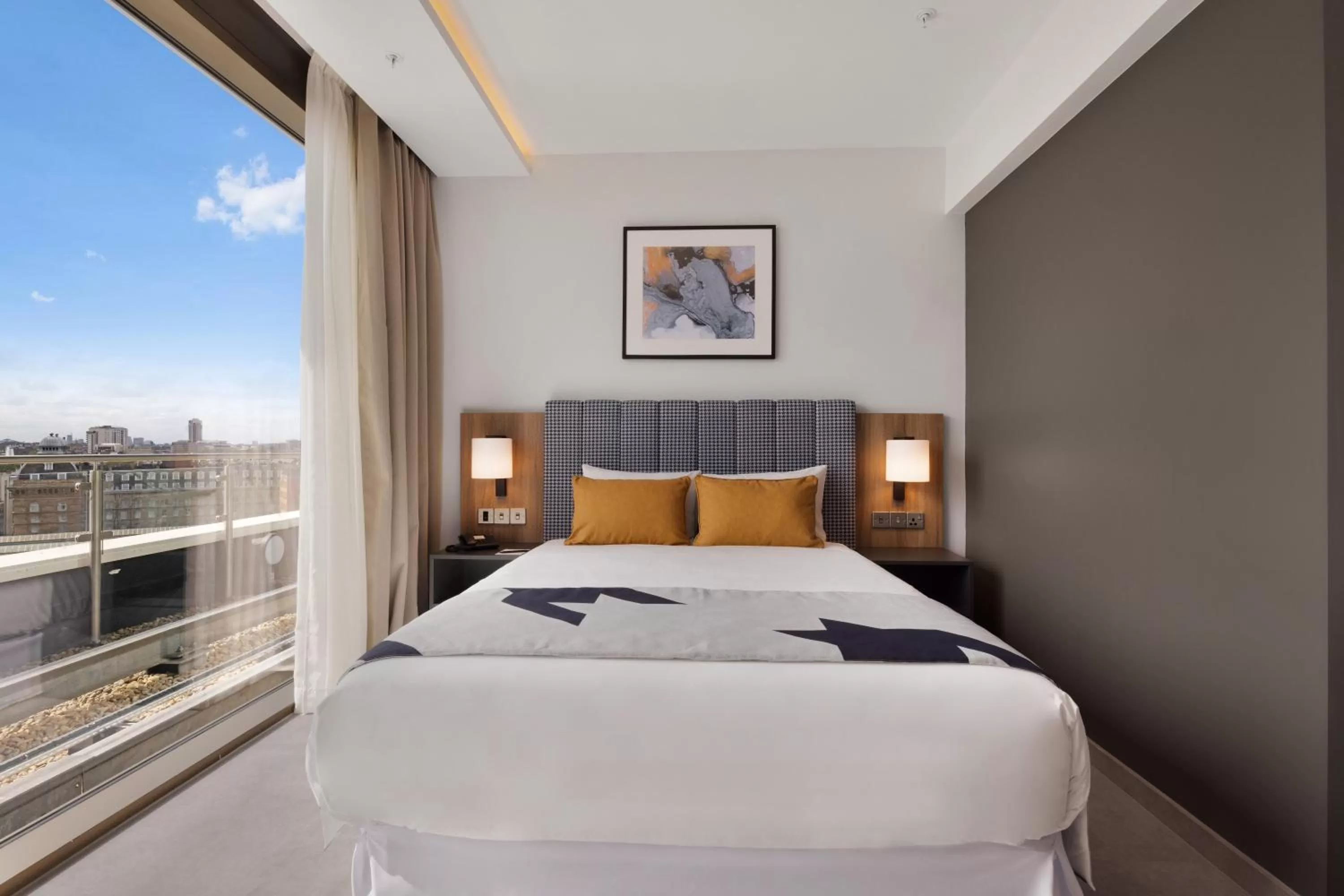 Bed in Riu Plaza London Victoria