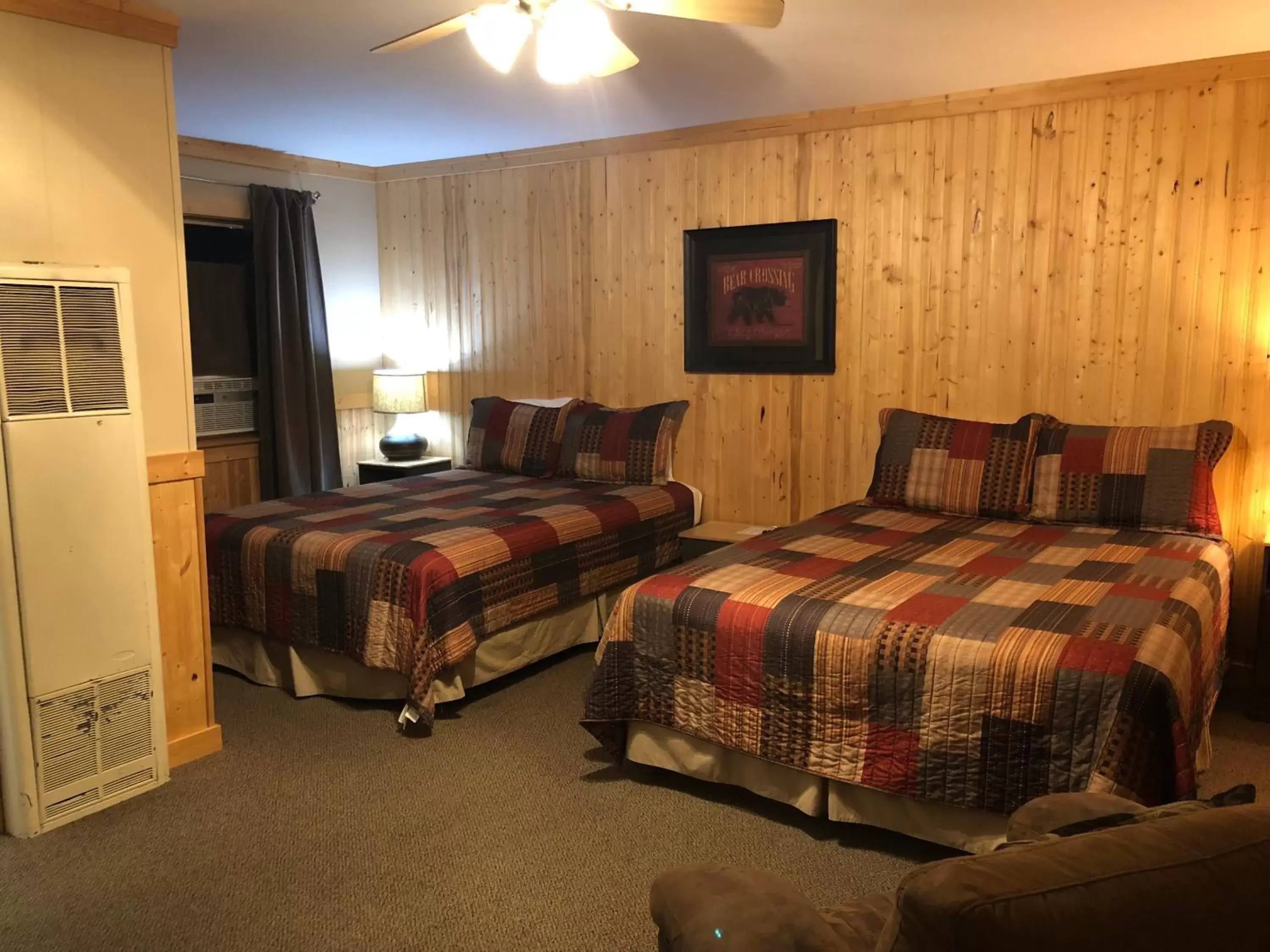 Bed in Red Lodge Inn