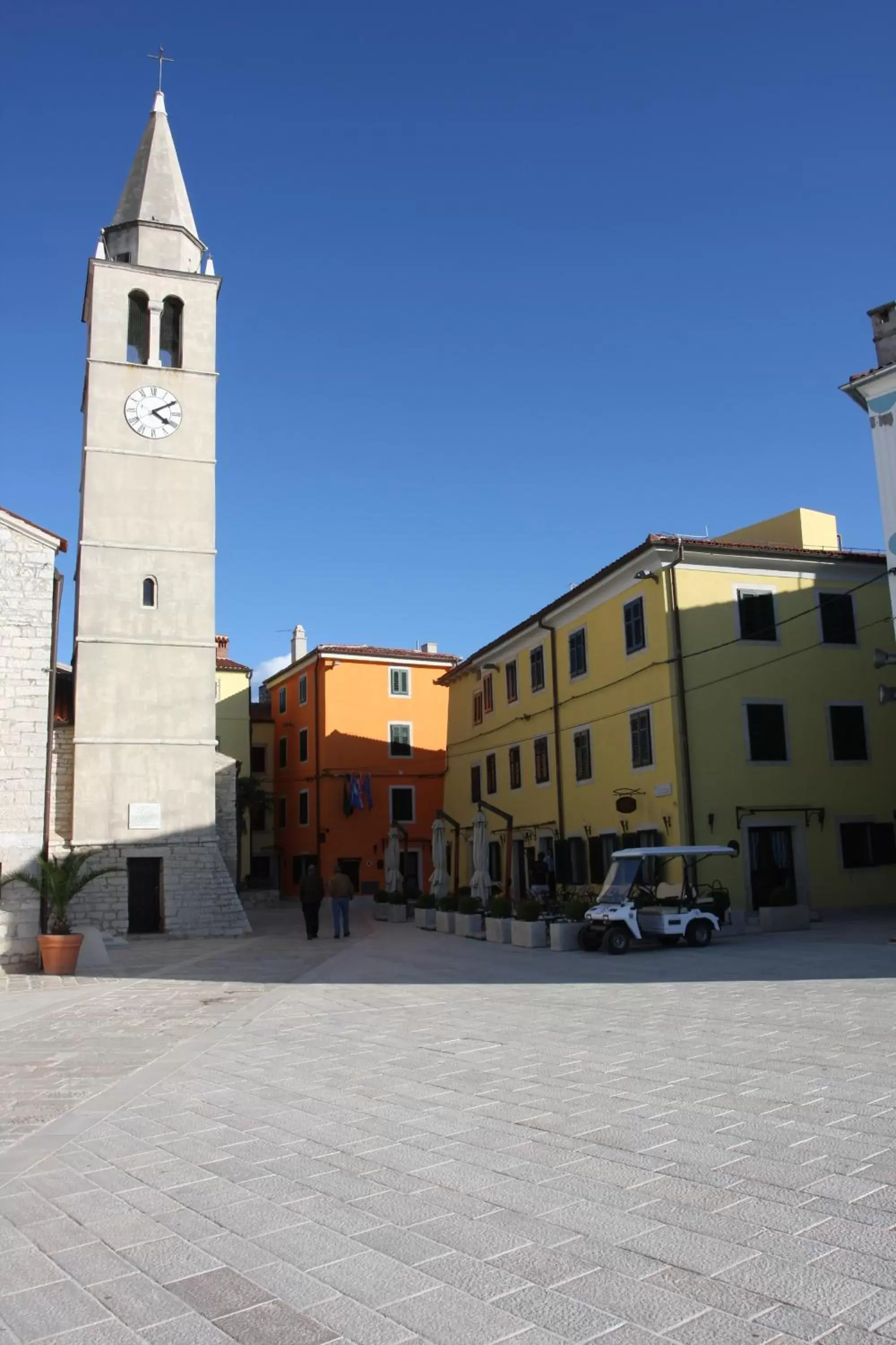 Facade/entrance, Winter in Villetta Phasiana