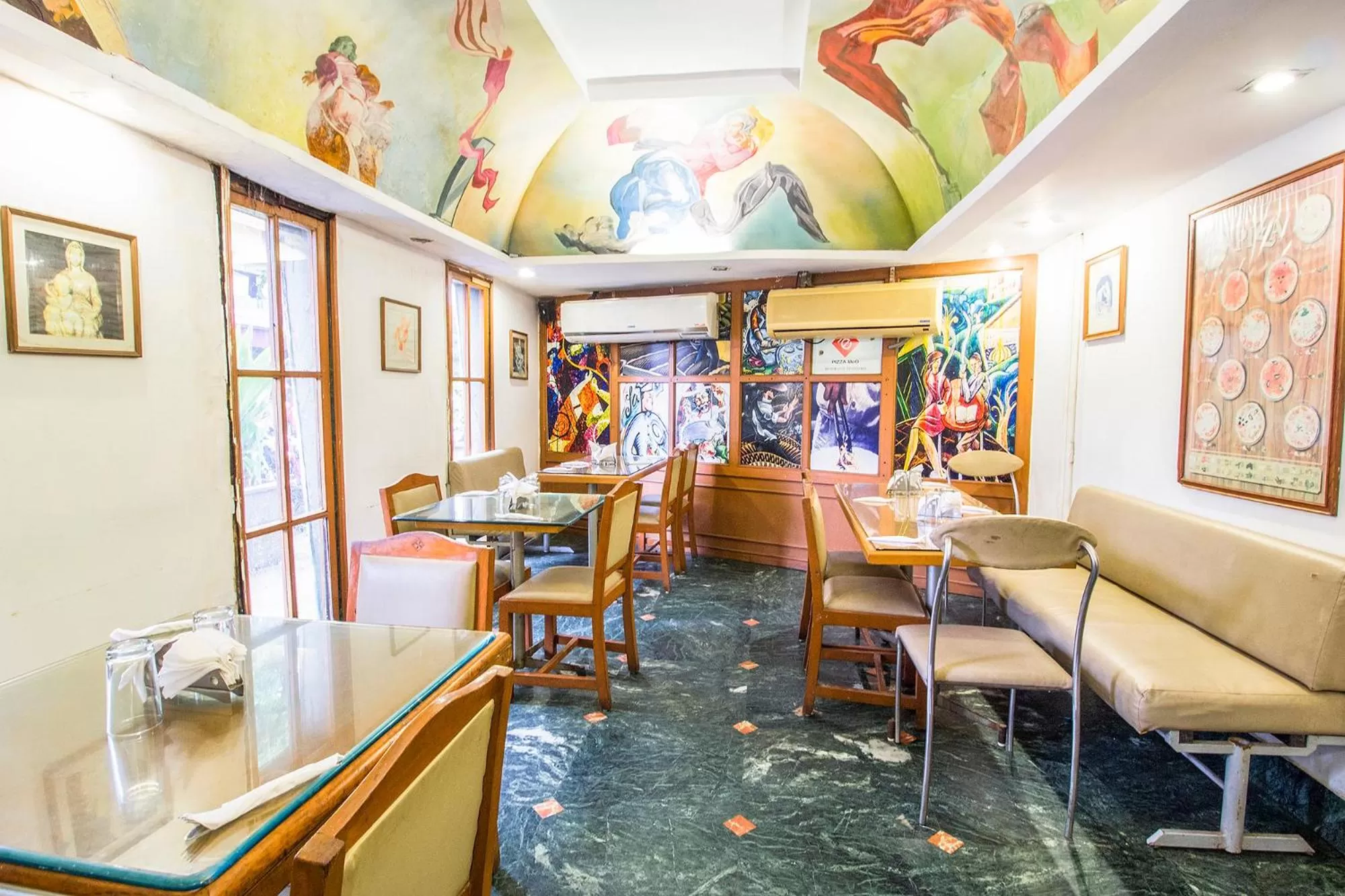 Restaurant/places to eat in FabHotel Kalyan - Nr Dairy Dan Circle