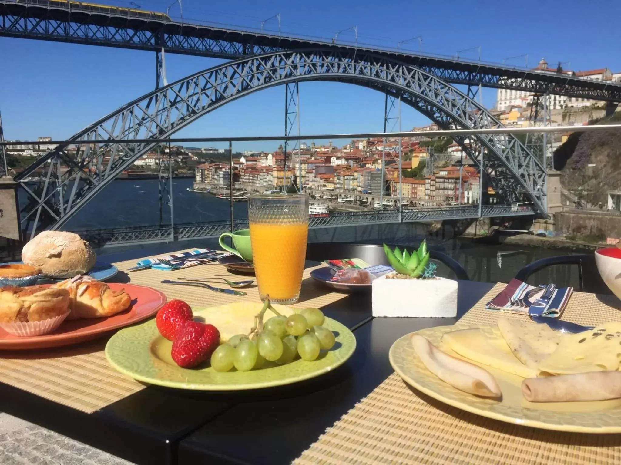 View (from property/room), Breakfast in Bridge It - Suites & Views