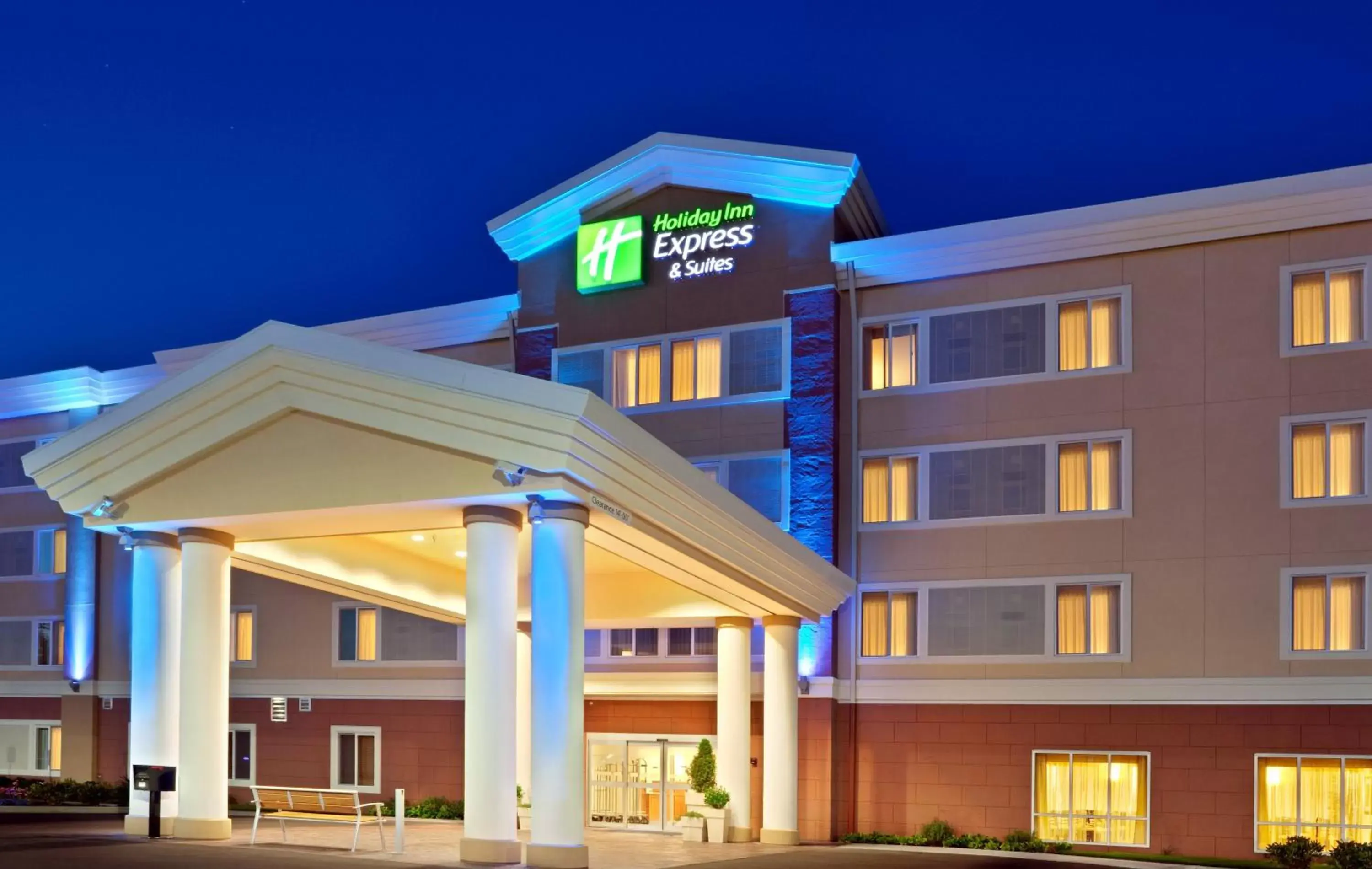 Property building in Holiday Inn Express Hotel & Suites Chehalis - Centralia, an IHG Hotel
