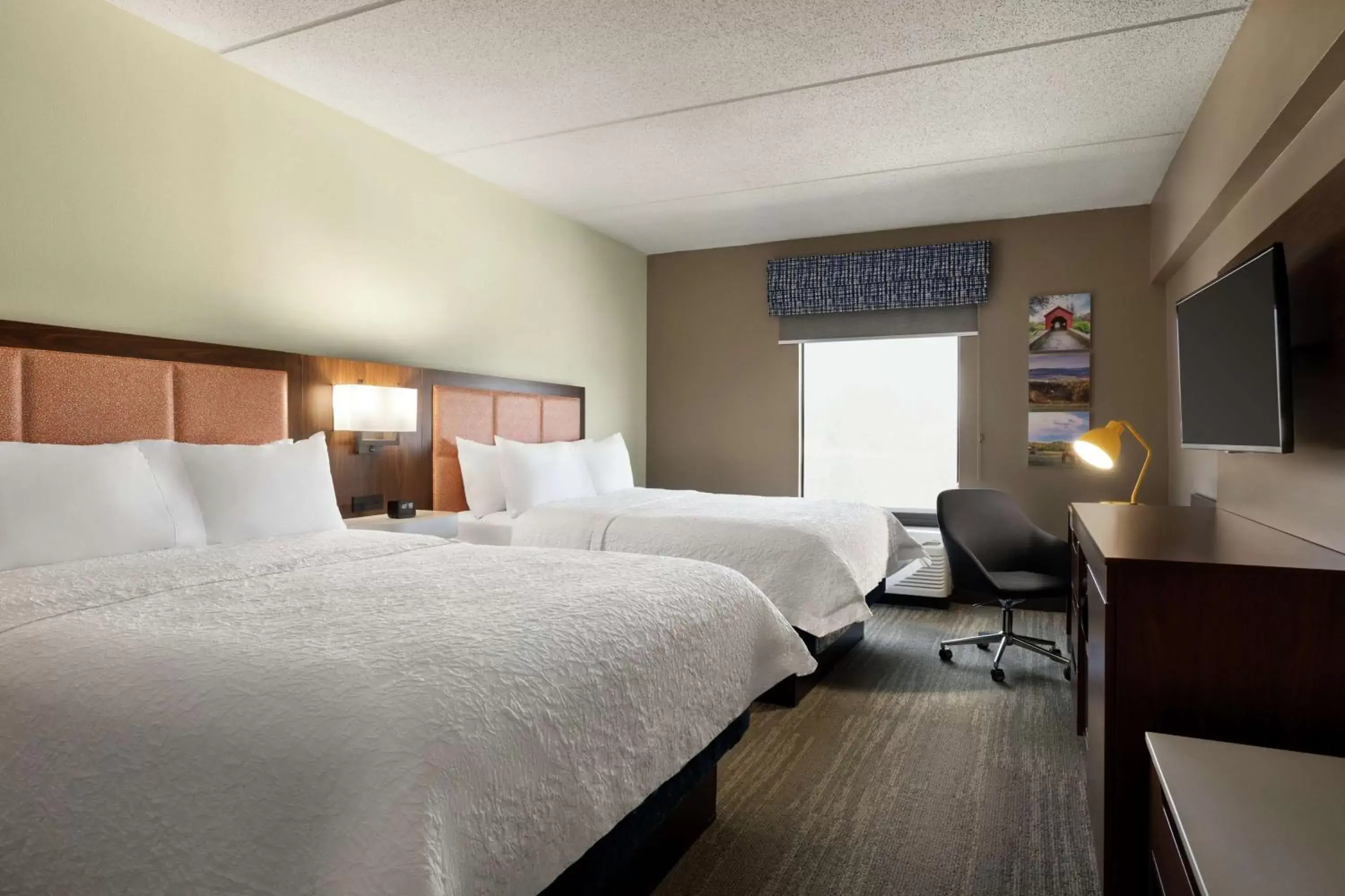 Bedroom, Bed in Hampton Inn & Suites Frederick/Fort Detrick
