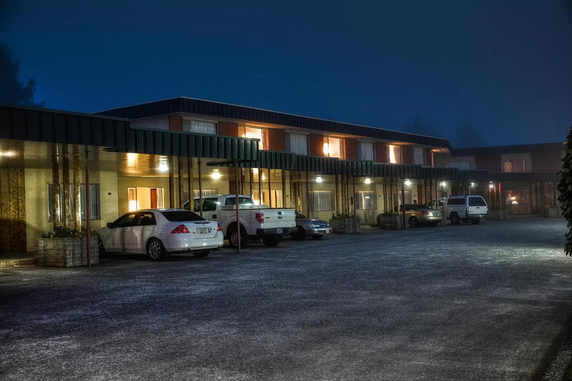 Property building in Curly Redwood Lodge Property building in Curly Redwood Lodge