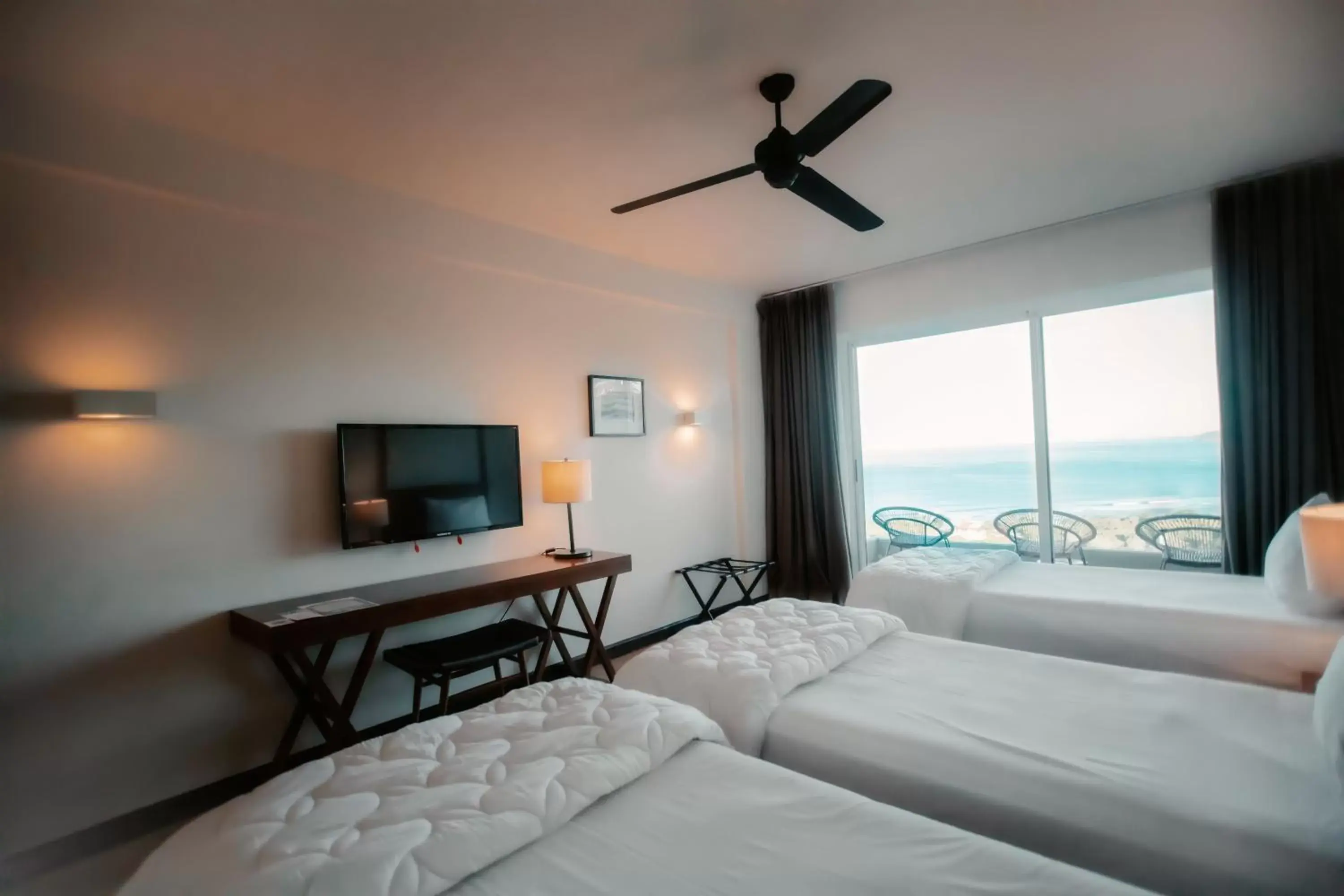 Photo of the whole room in Wyndham Tamarindo