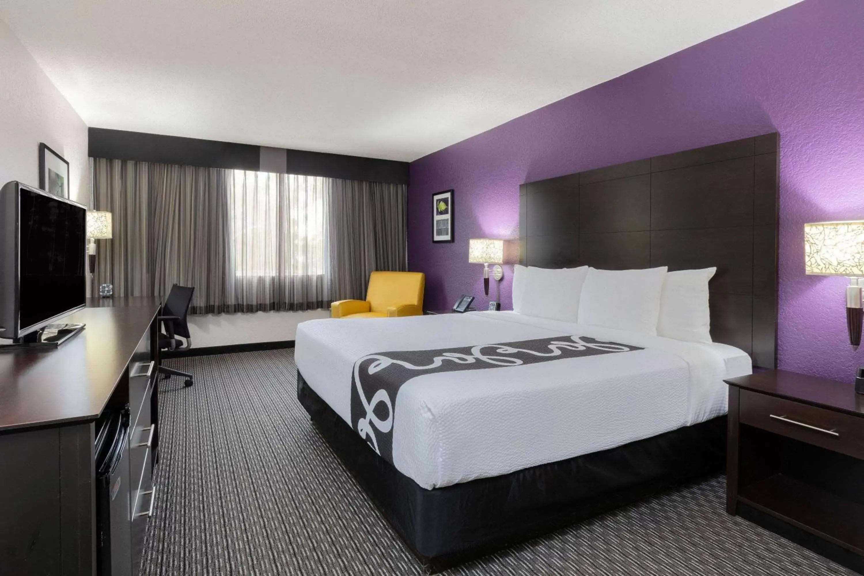 Photo of the whole room, Bed in La Quinta by Wyndham Clifton/Rutherford Photo of the whole room, Bed in La Quinta by Wyndham Clifton/Rutherford