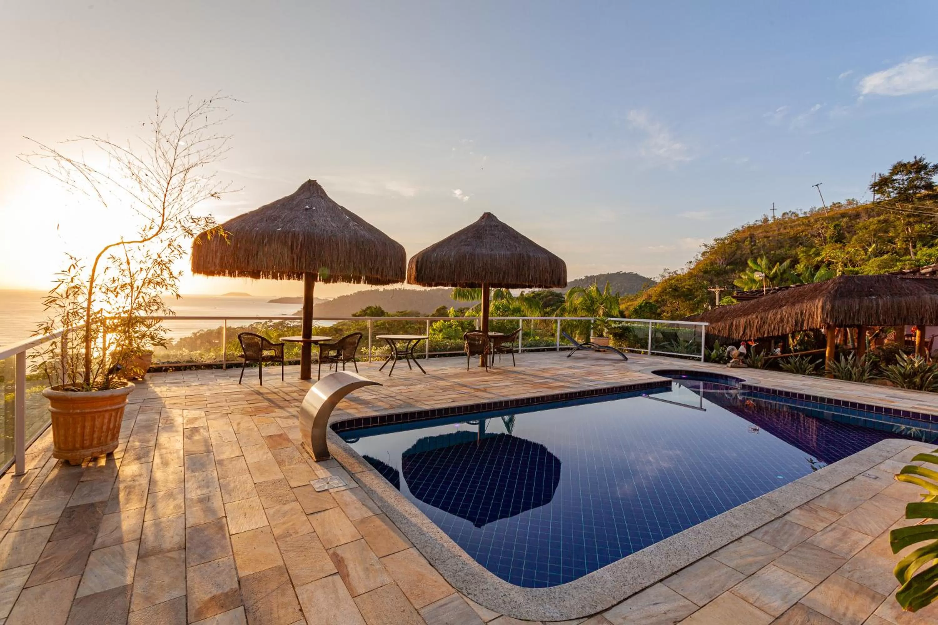 Swimming pool in Pousada Recanto de Paraty