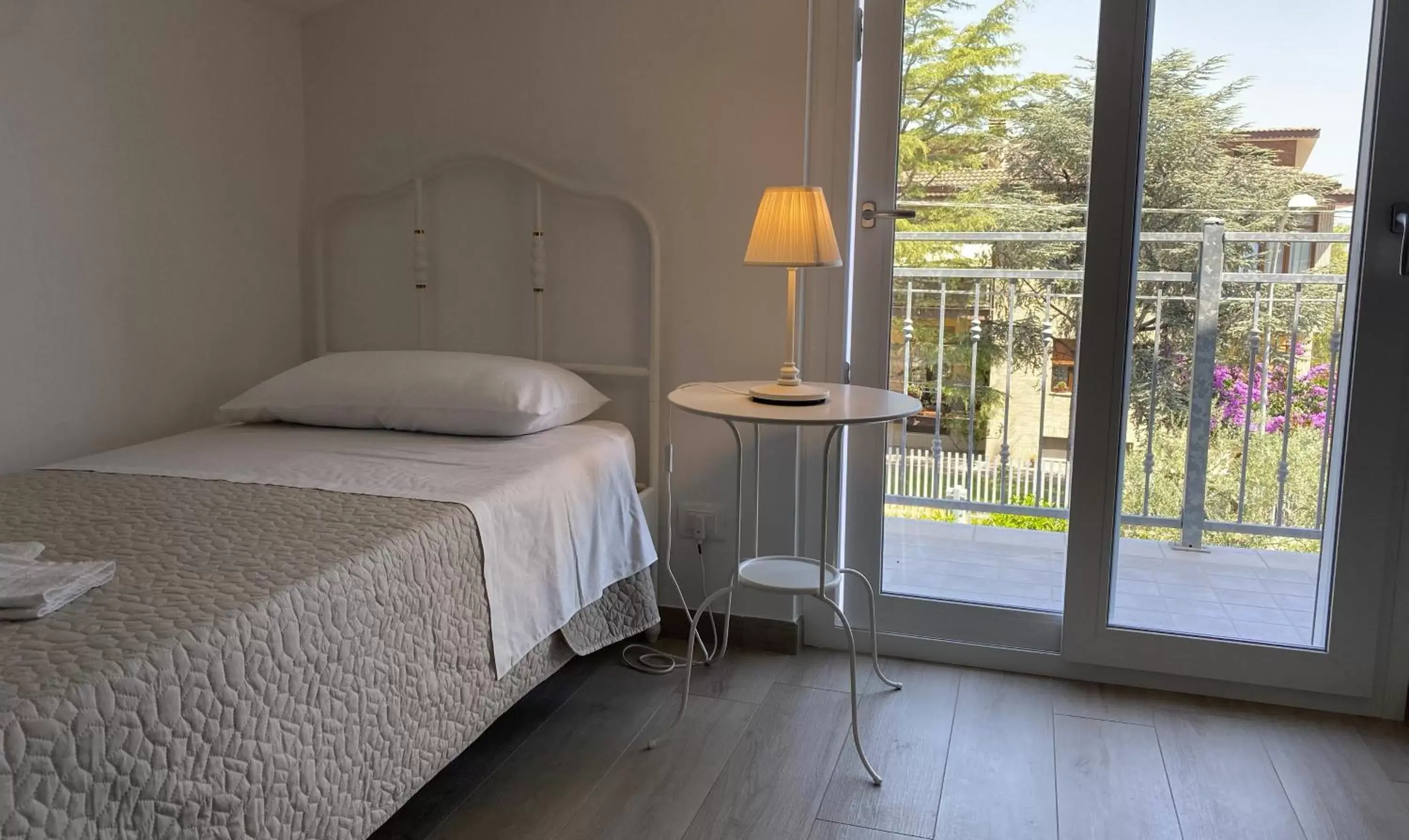 View (from property/room), Bed in Borgo Incoronata B&B