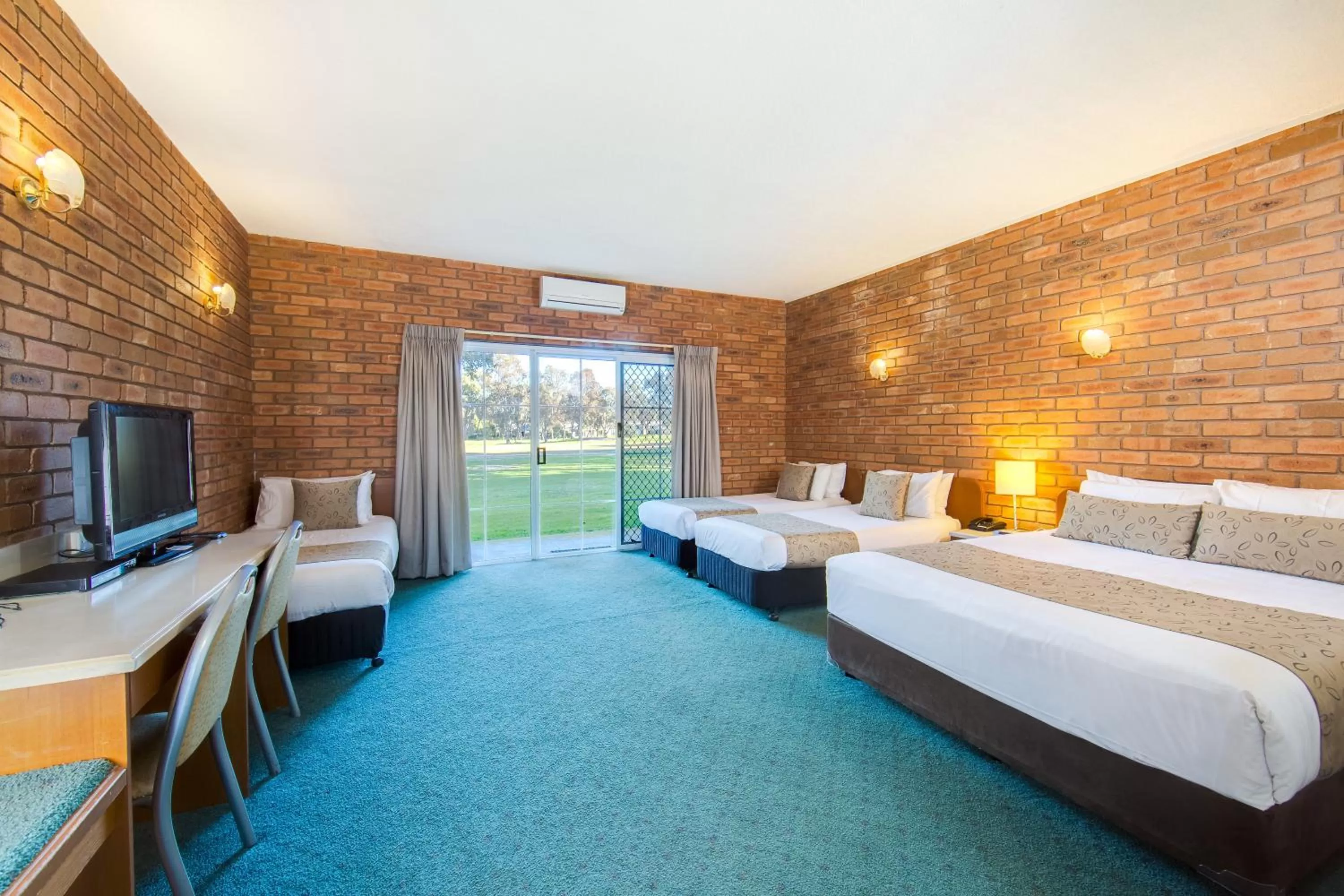 Bedroom, Bed in Thurgoona Country Club Resort