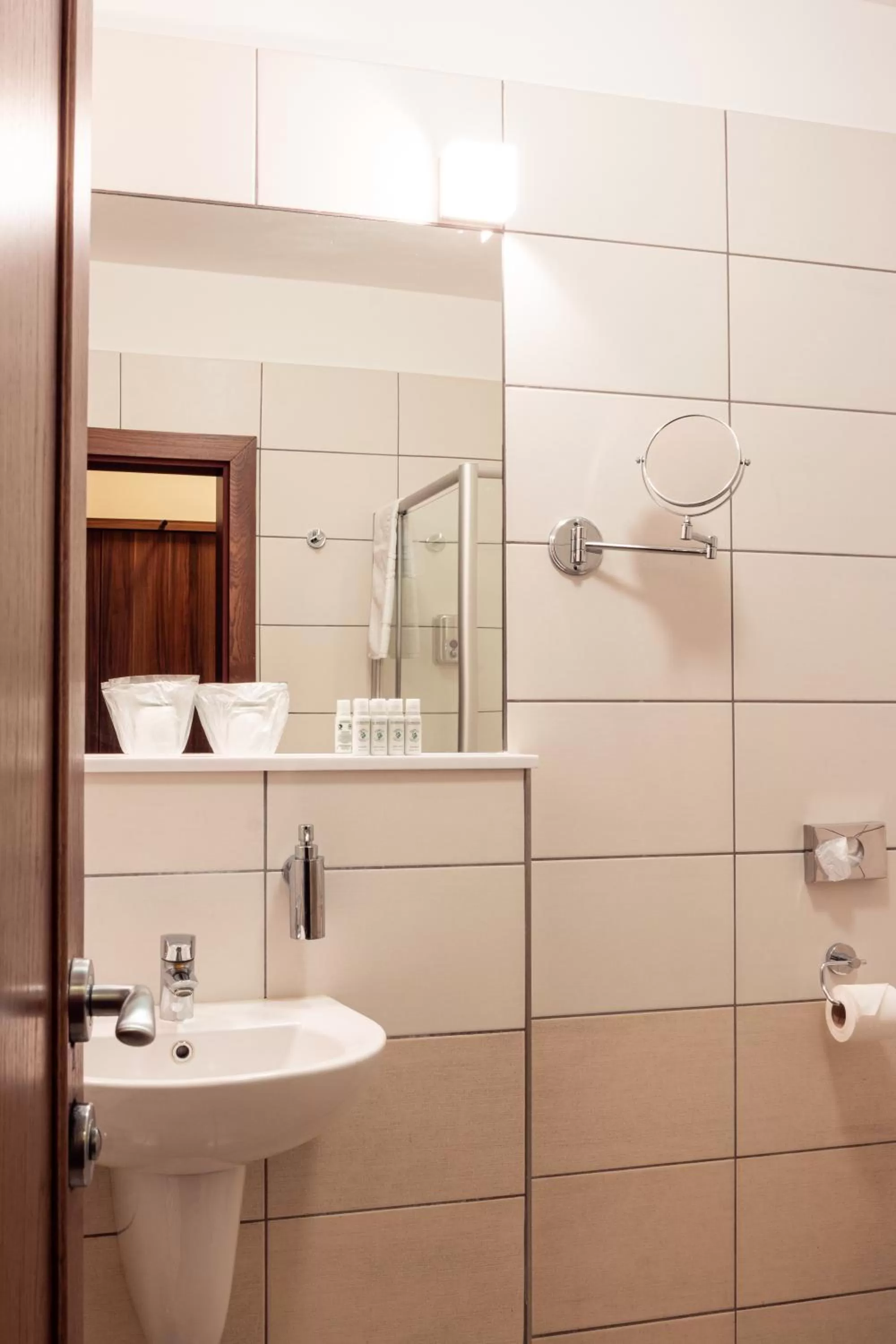 Shower in Hotel Studanka