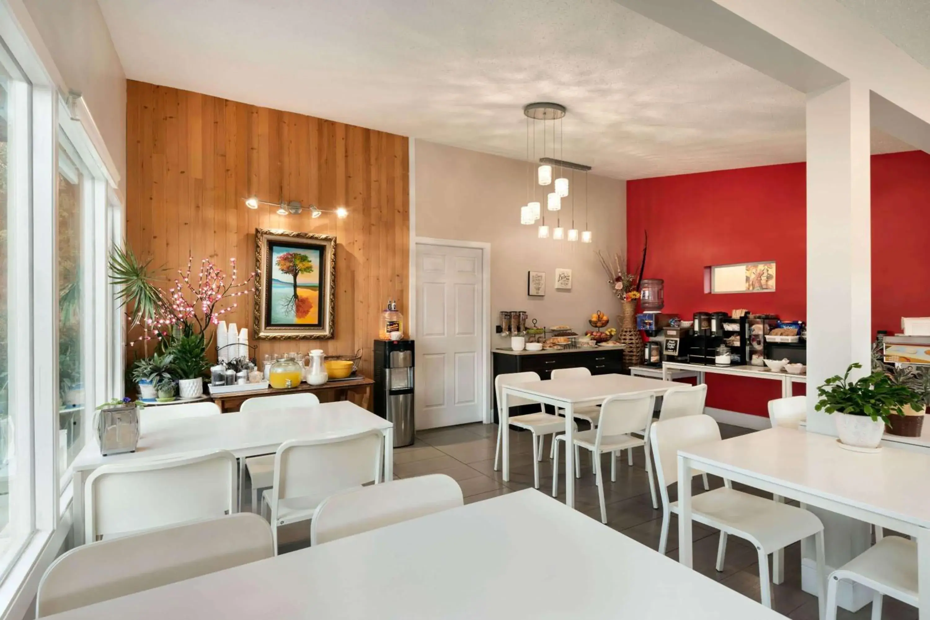 Restaurant/places to eat in Thriftlodge Edmonton Restaurant/places to eat in Thriftlodge Edmonton