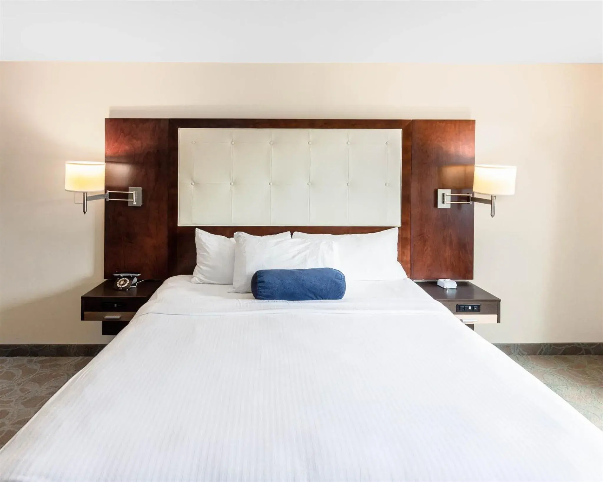 Bed in Aqua Blue Hotel Bed in Aqua Blue Hotel