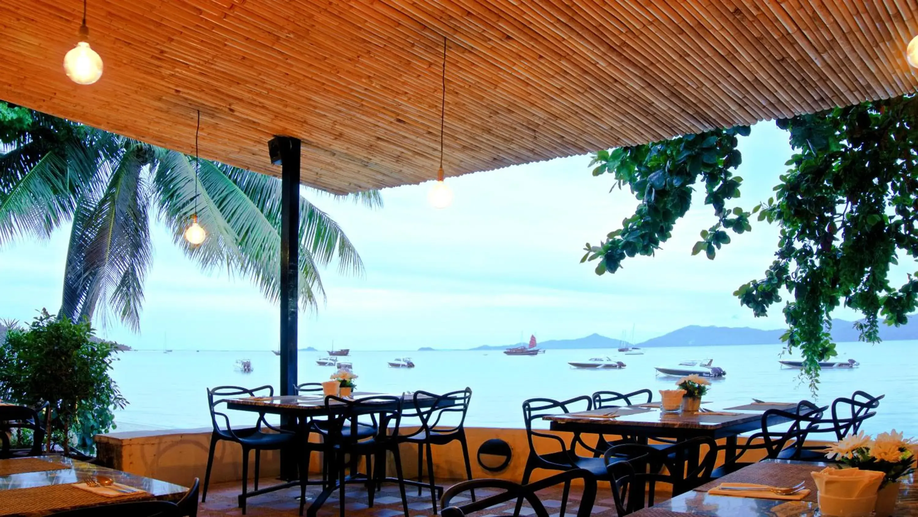 Sea view, Restaurant/Places to Eat in The Lodge