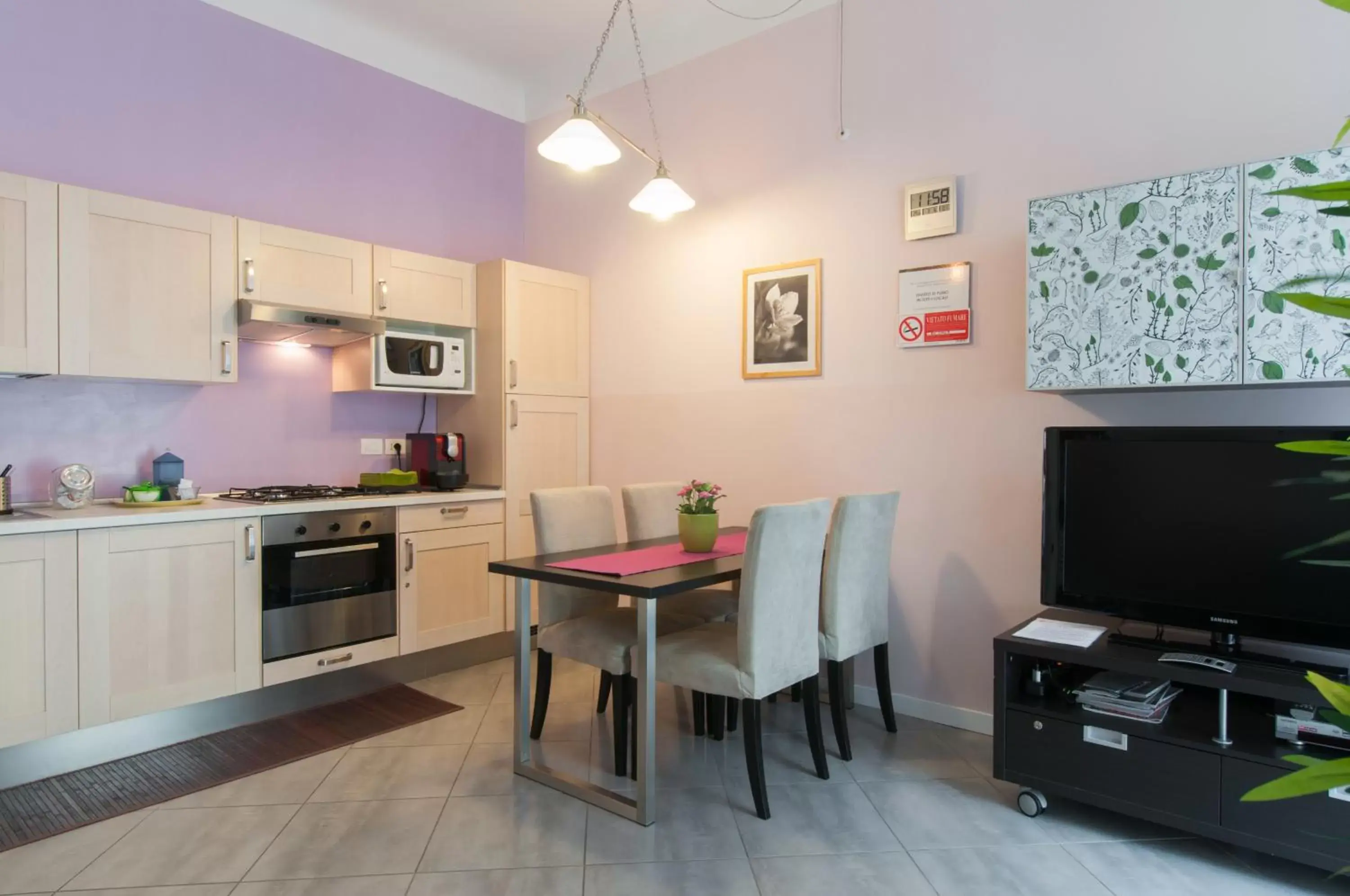 Communal lounge/ TV room, Kitchen/Kitchenette in Il Cortiletto
