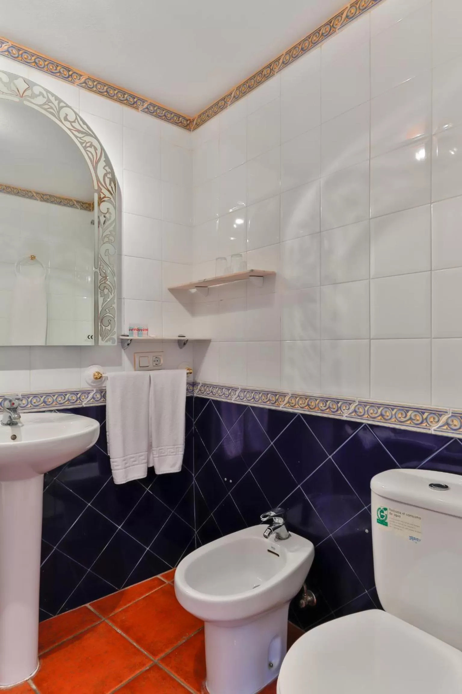 Bathroom in Hotel Las Palmeras by Vivere Stays