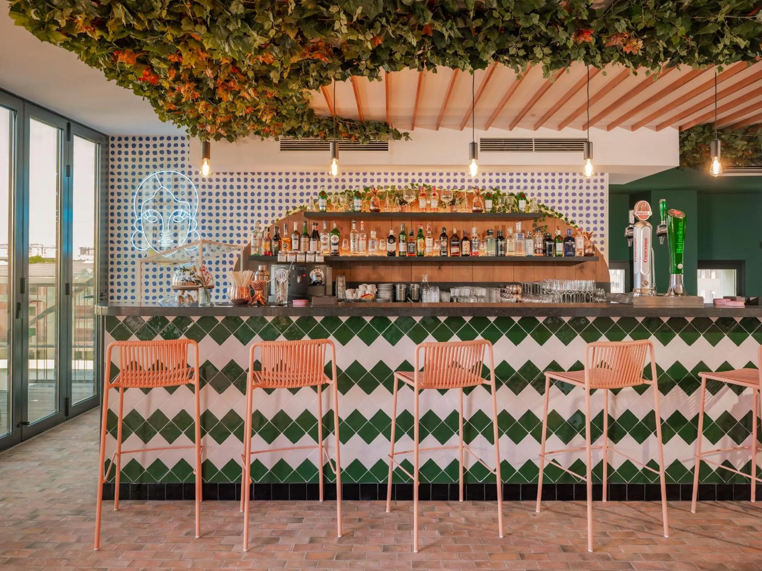 Lounge or bar in Ibis Styles Sevilla City Santa Justa