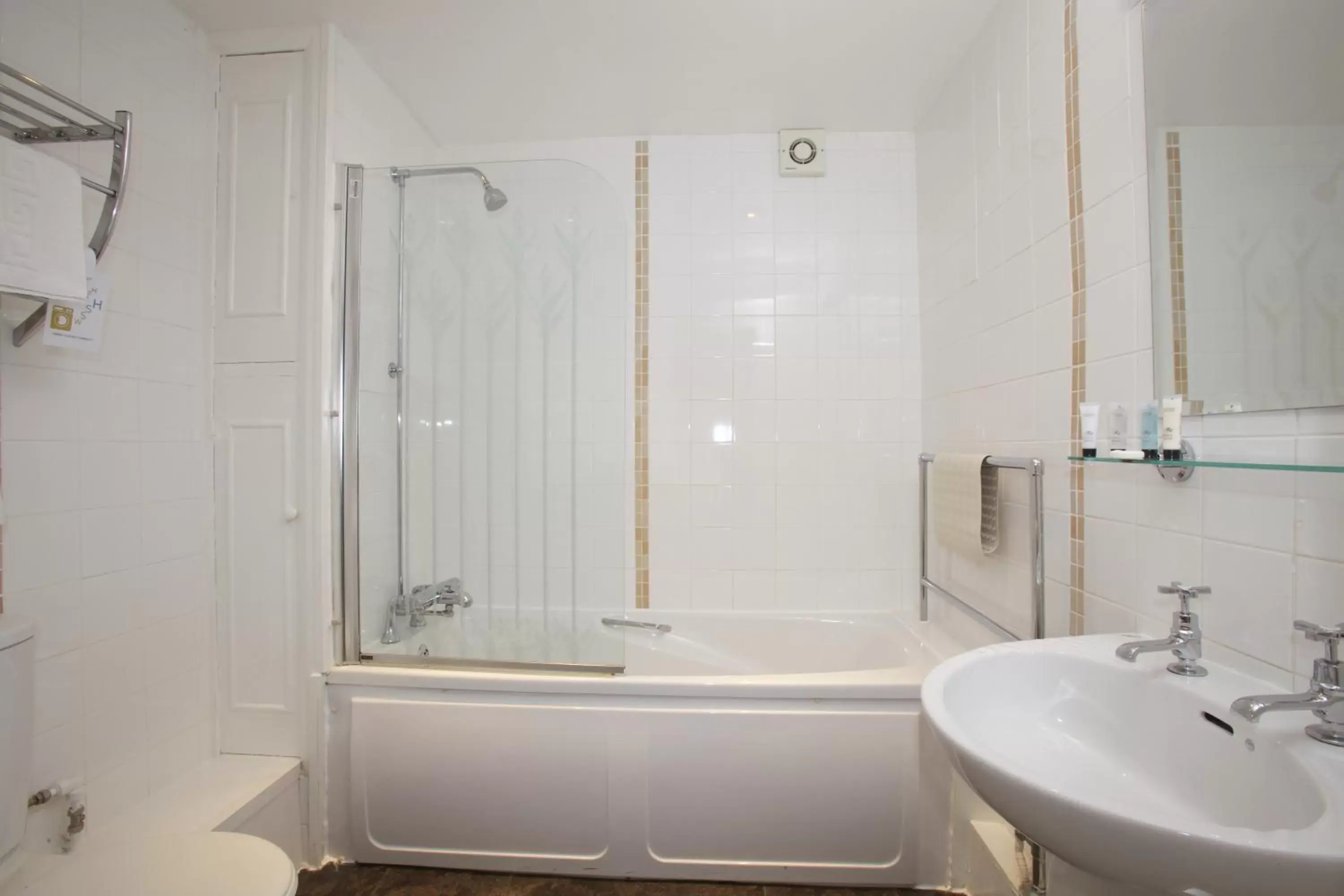 Shower, Bathroom in Fisherman's Cot, Tiverton by Marston's Inns