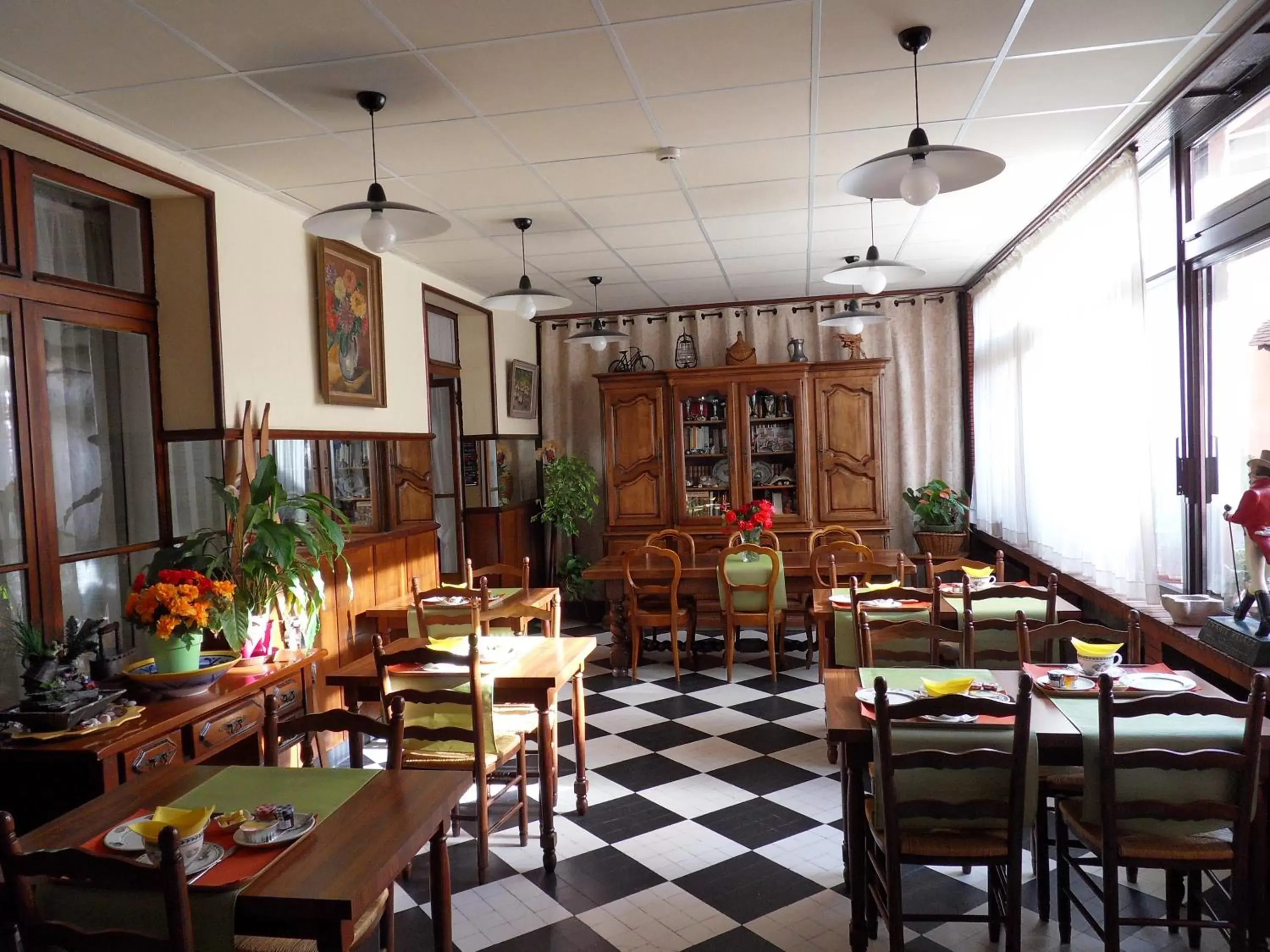 Restaurant/Places to Eat in Hôtel Victoria