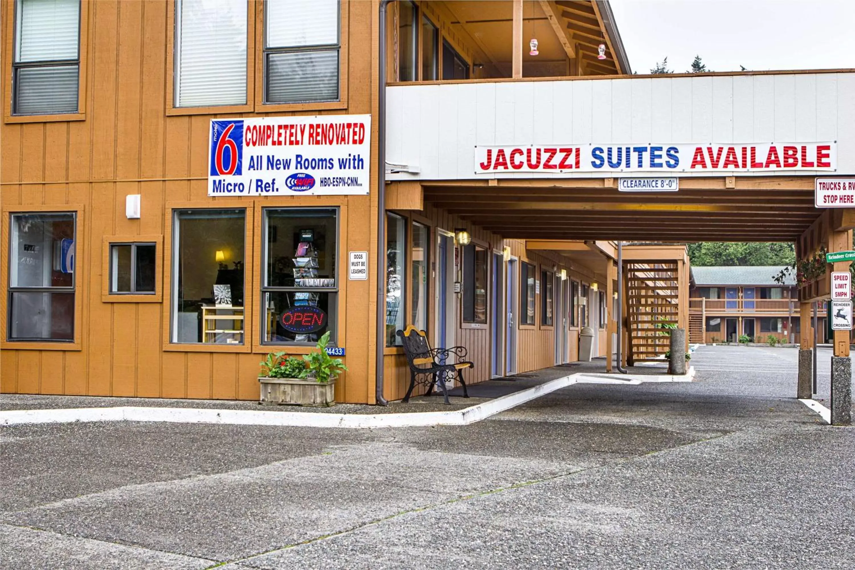 Property building in Motel 6 Gold Beach