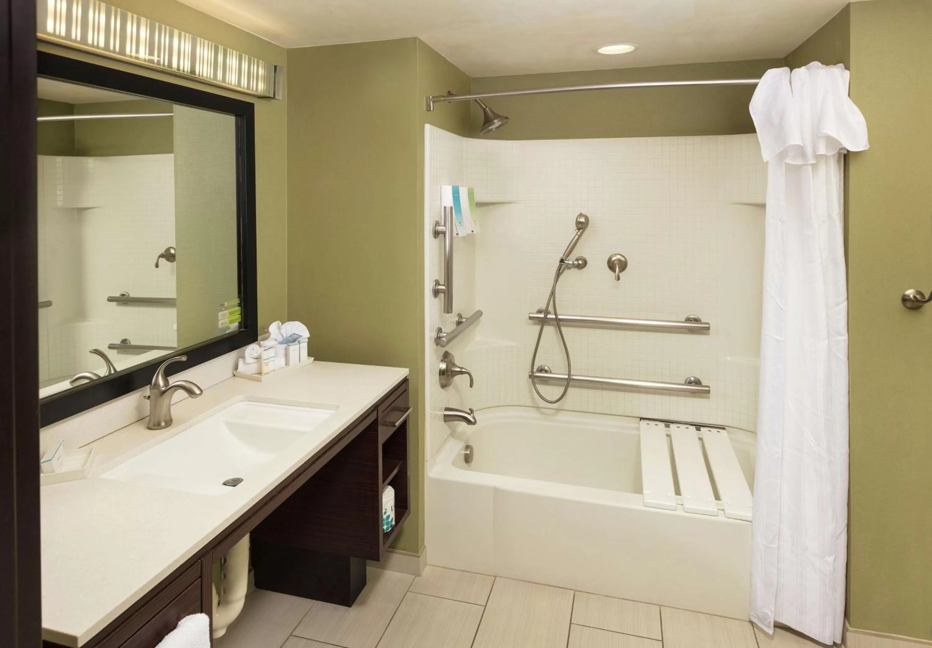 Bathroom in Home2 Suites by Hilton Salt Lake City/Layton