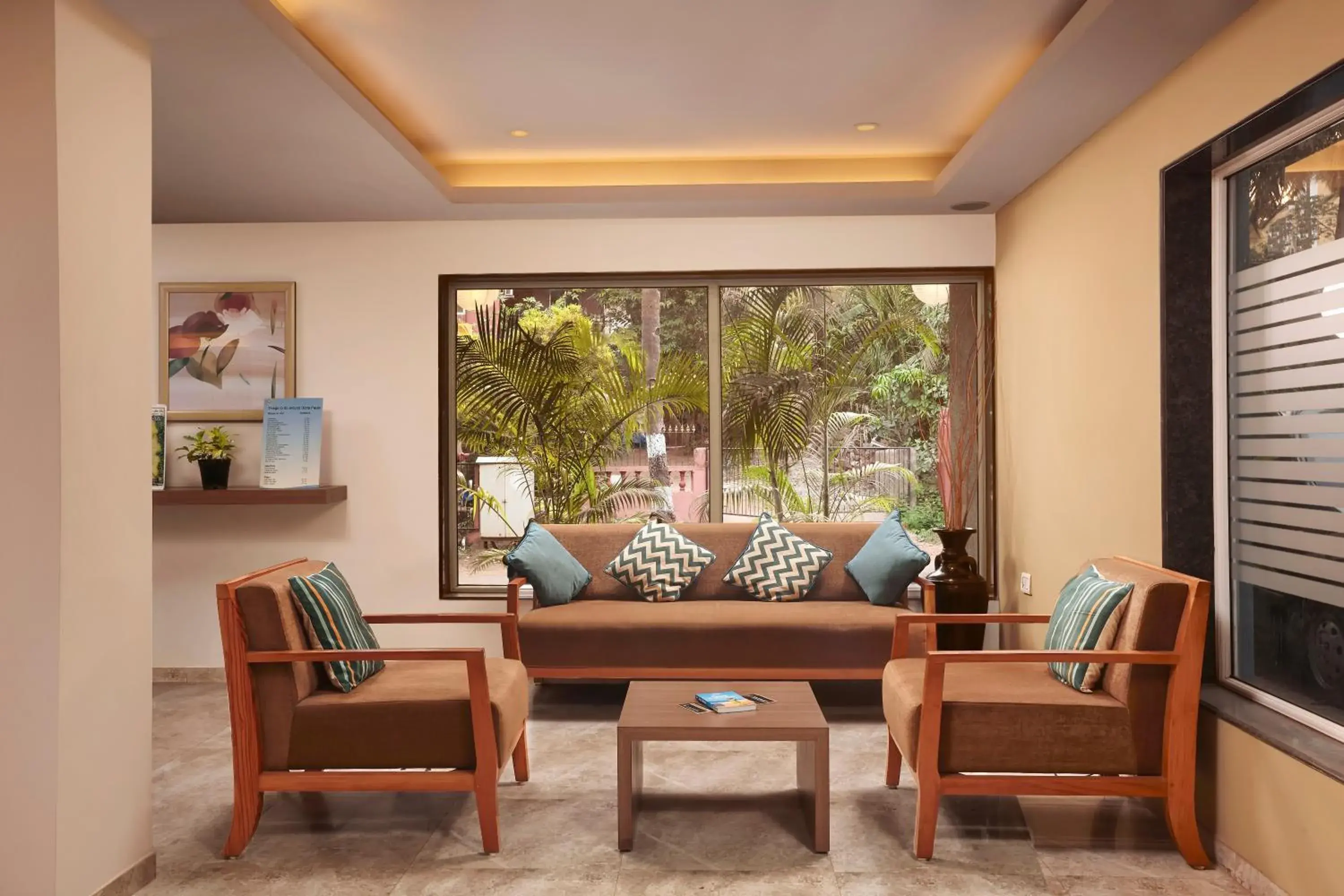 Lobby or reception in The Hawaii Comforts Panjim Donapaula Lobby or reception in The Hawaii Comforts Panjim Donapaula