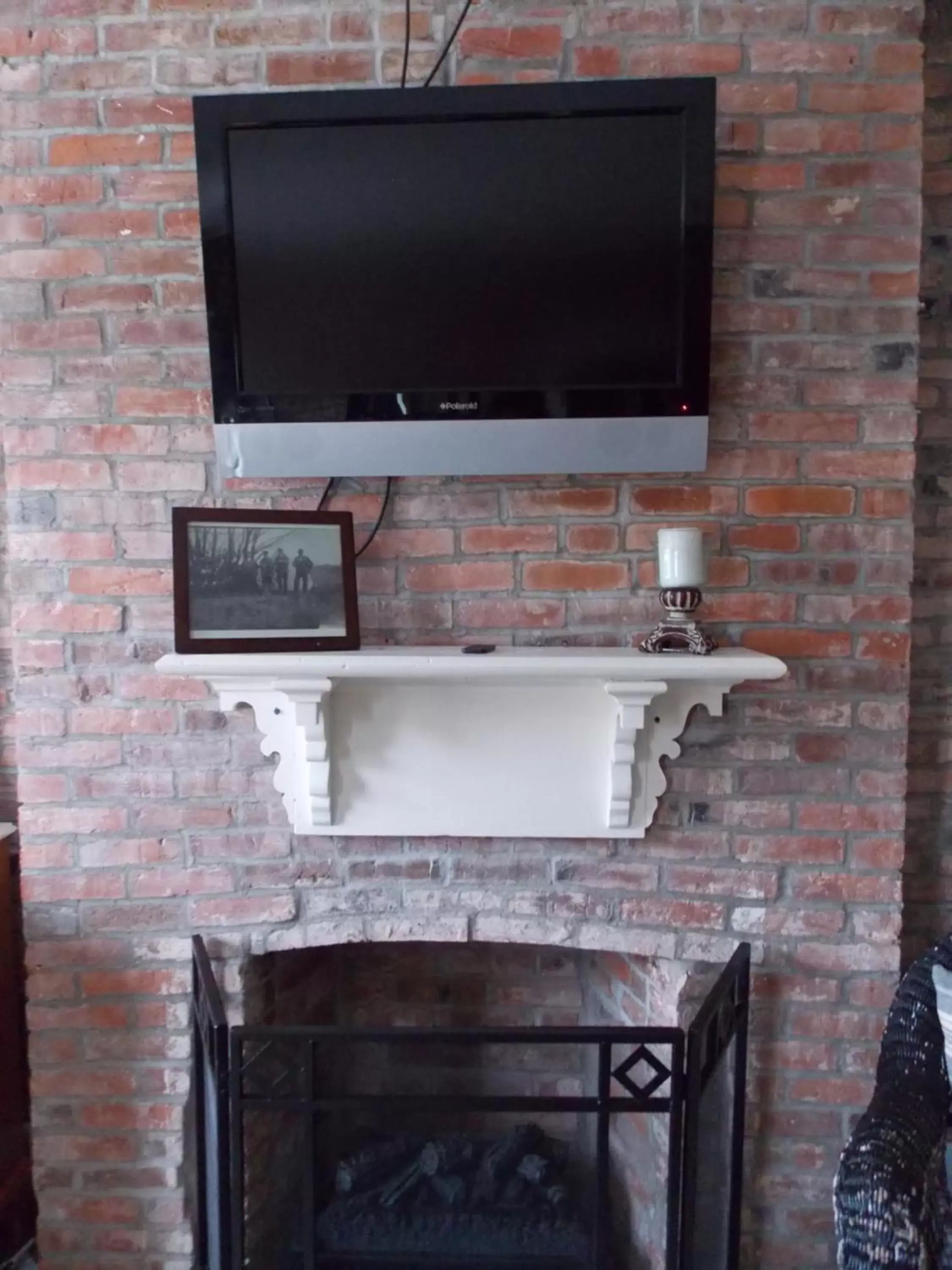 Living room, TV/Entertainment Center in William Watson Hotel