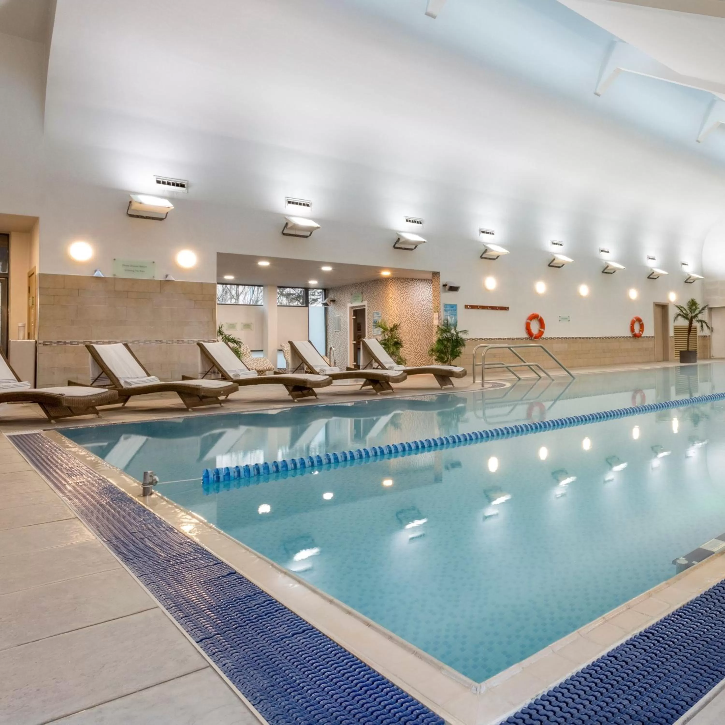 Swimming pool in Ashford International Hotel & Spa