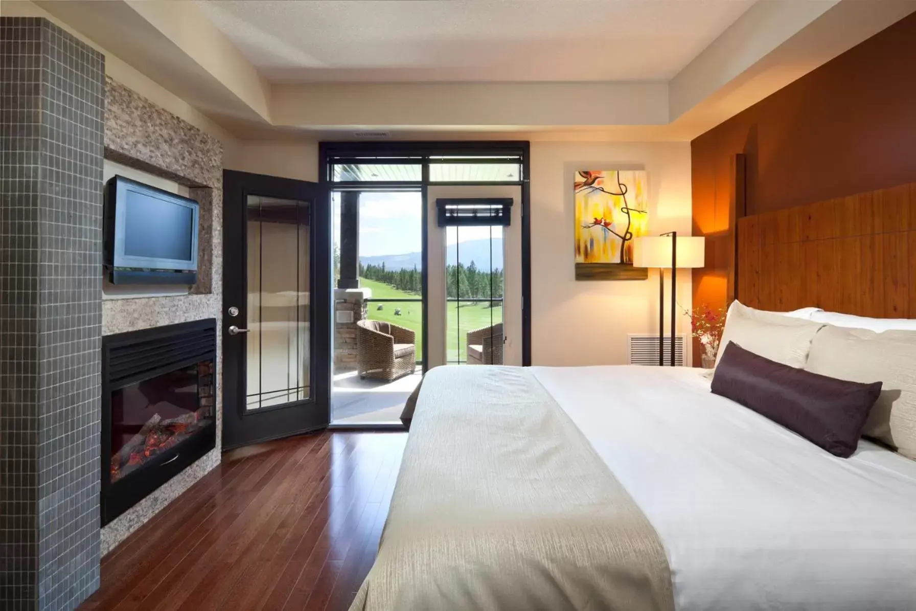 Bedroom, Bed in Copper Point Resort