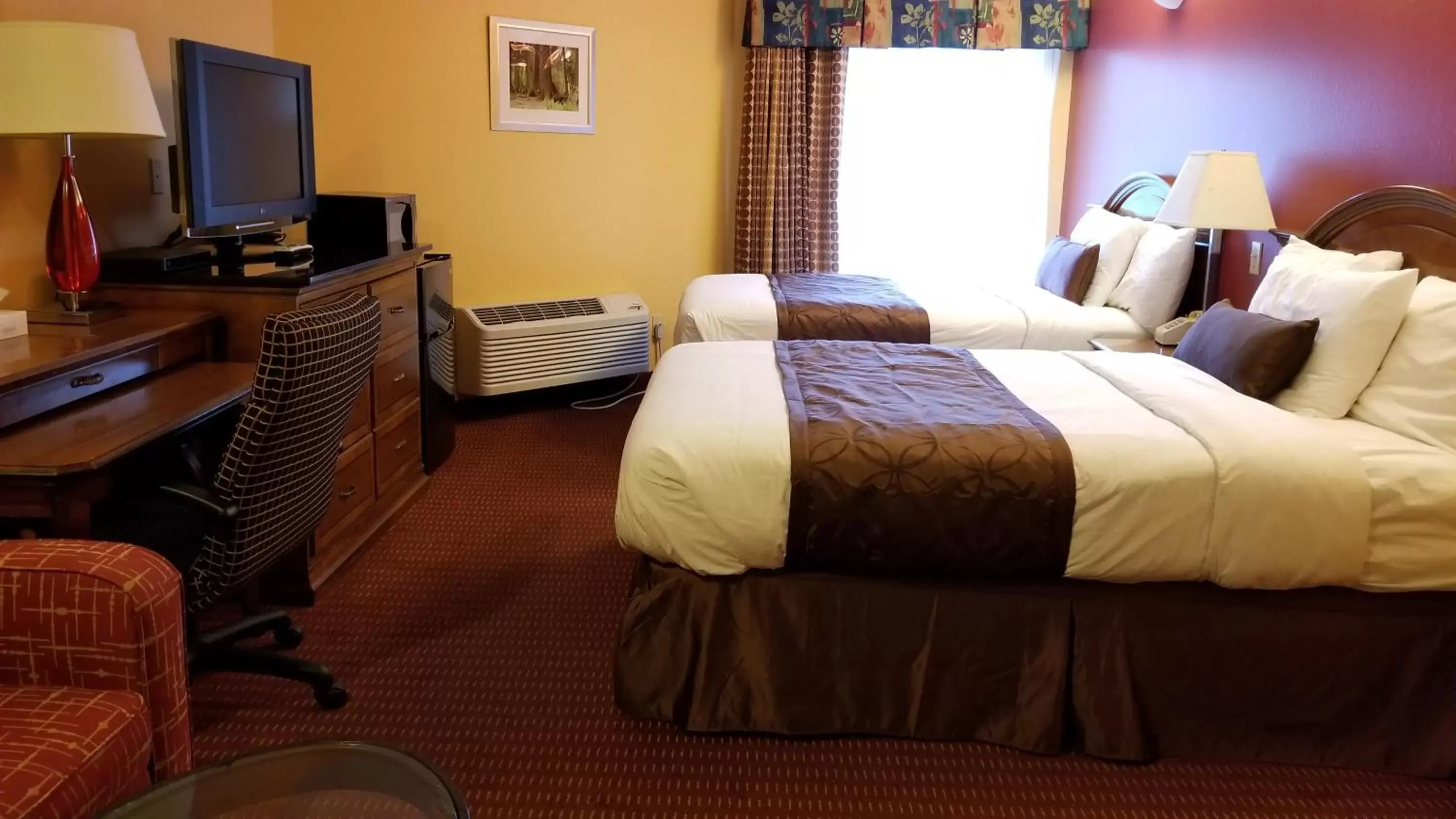 Photo of the whole room, Bed in Dew Drop Inn Photo of the whole room, Bed in Dew Drop Inn