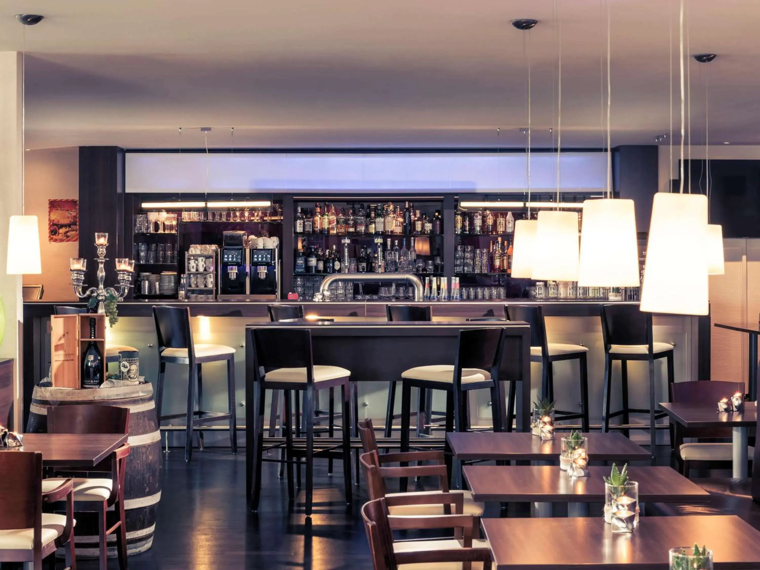 Property building, Lounge/Bar in Mercure Hotel Bielefeld Johannisberg