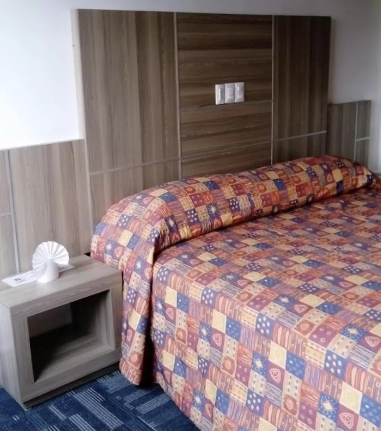 Bedroom, Bed in Hotel Rossel Plaza