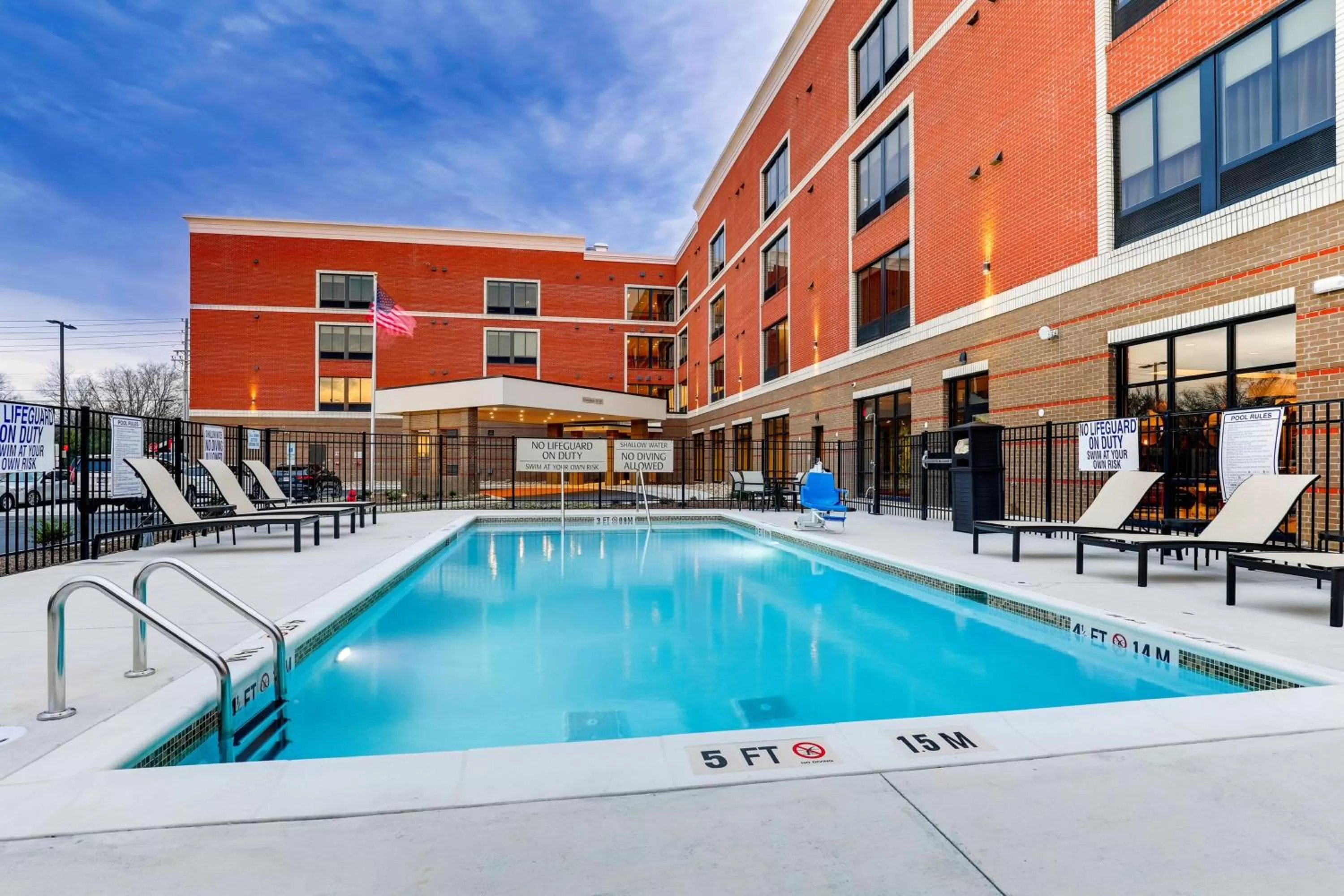Swimming pool in SpringHill Suites by Marriott Cheraw