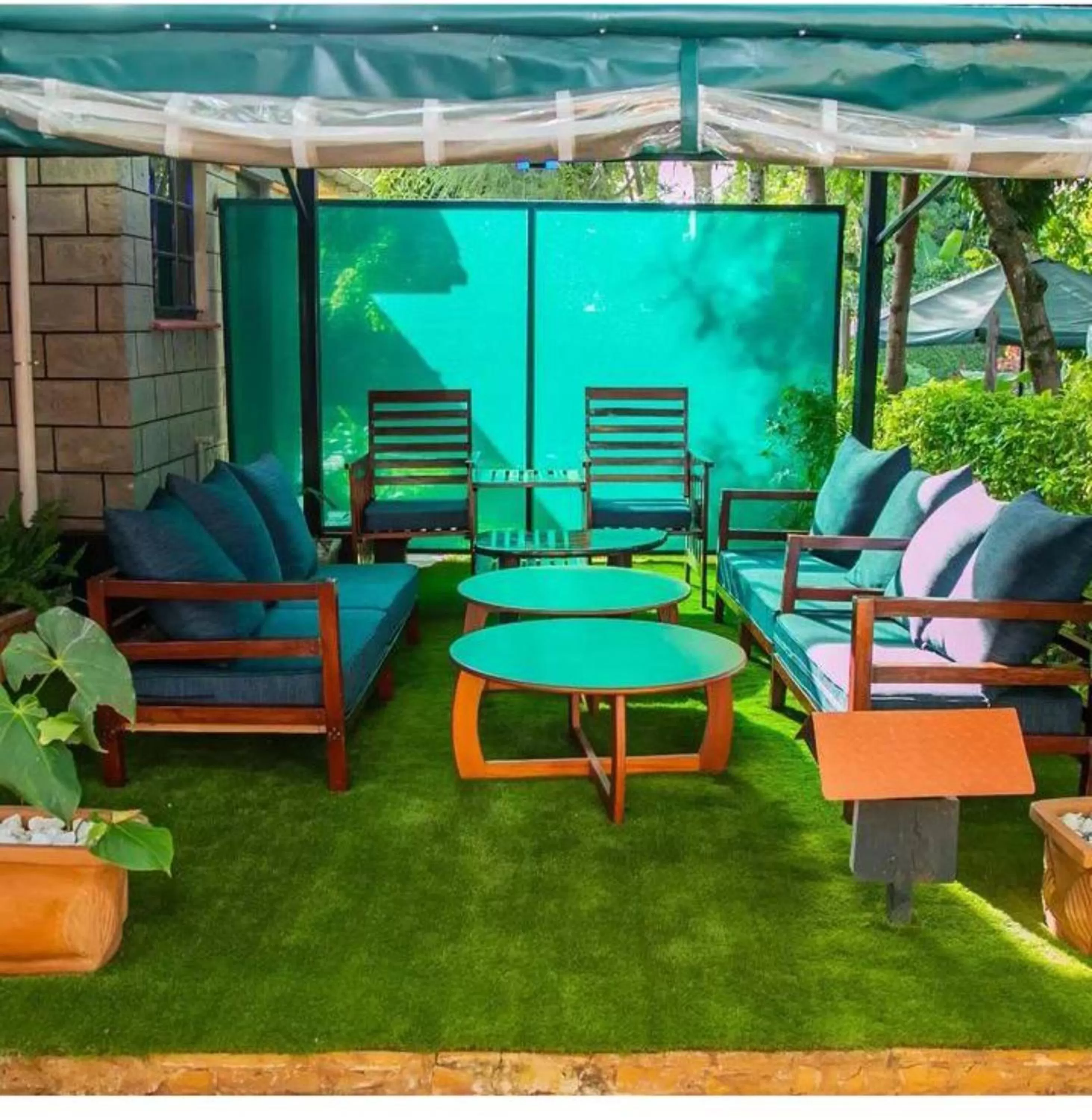 Seating area in Lovely Garden Guest Home